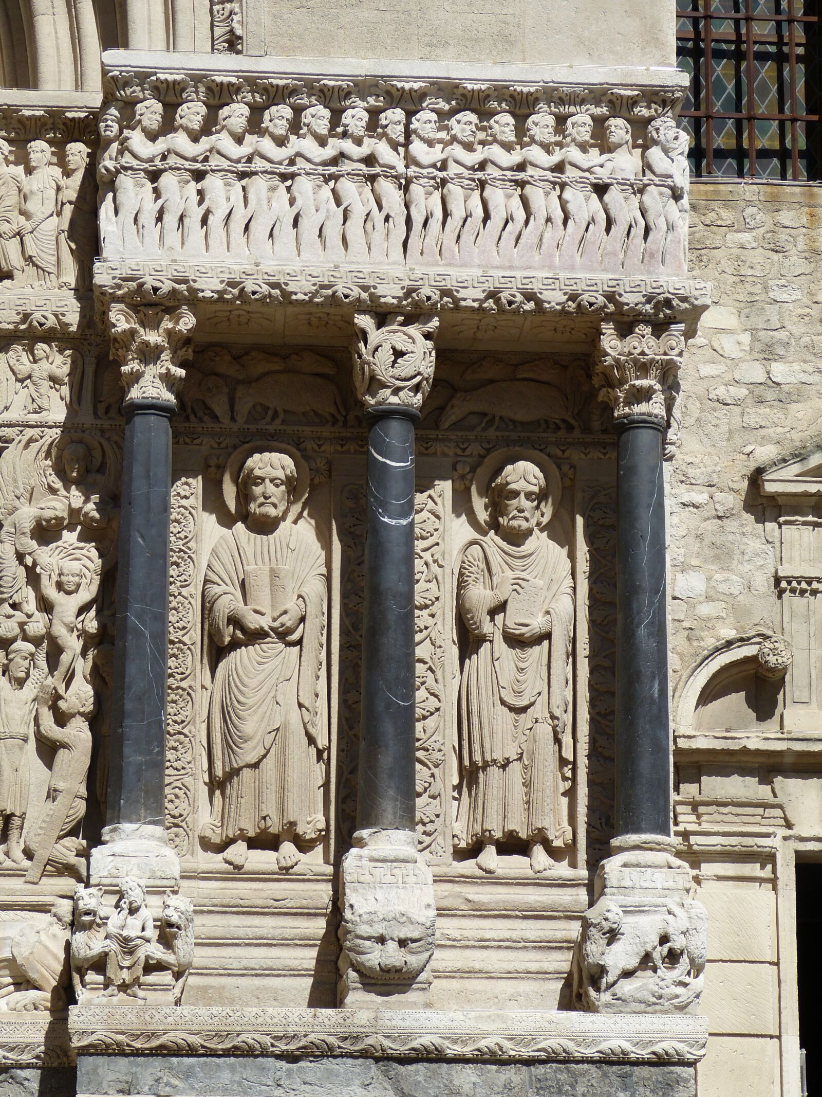 Panasonic Lumix DMC-FZ150 sample photo. Arles, cathedral, facade photography