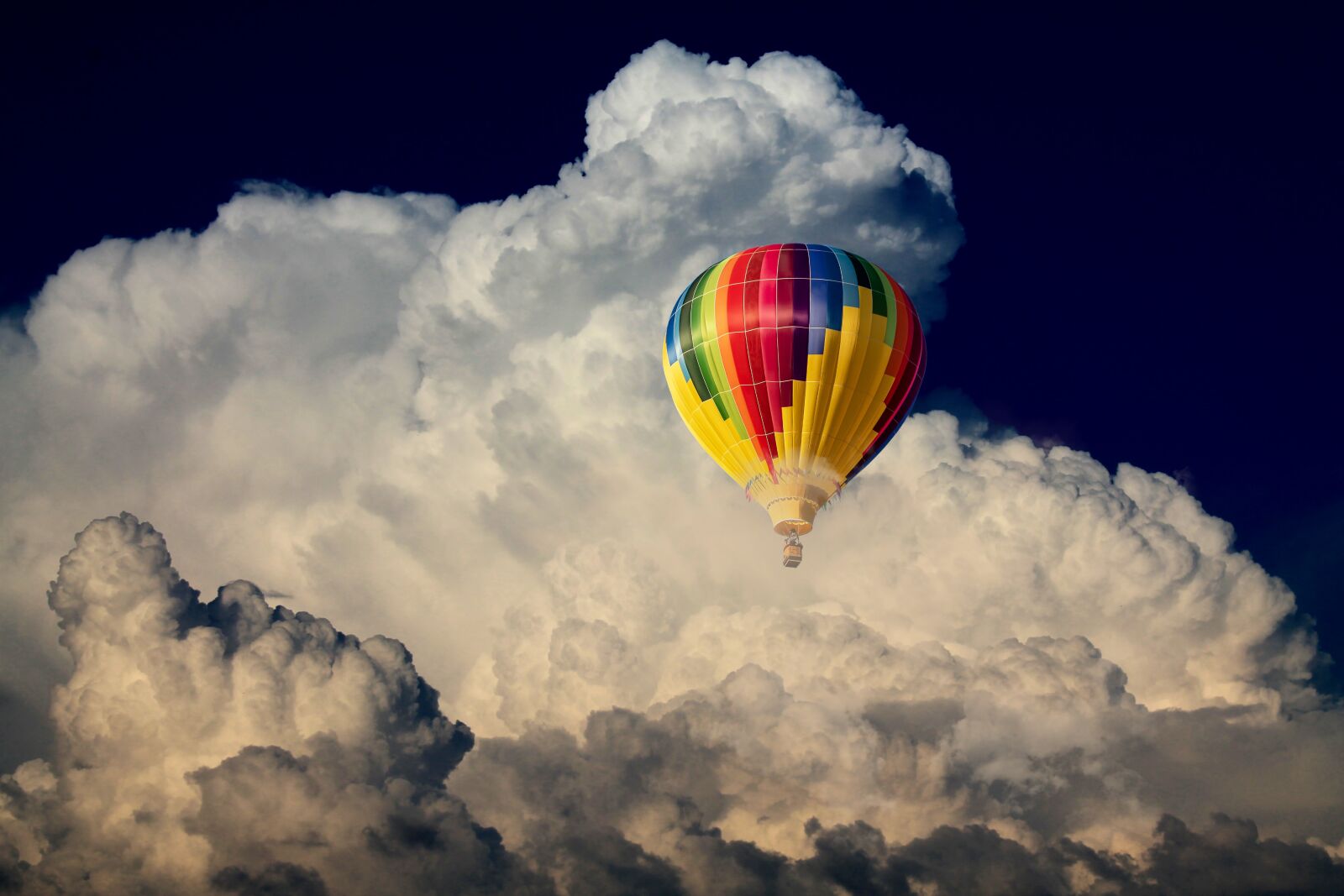 Canon EOS 1100D (EOS Rebel T3 / EOS Kiss X50) sample photo. Hot air balloon, clouds photography