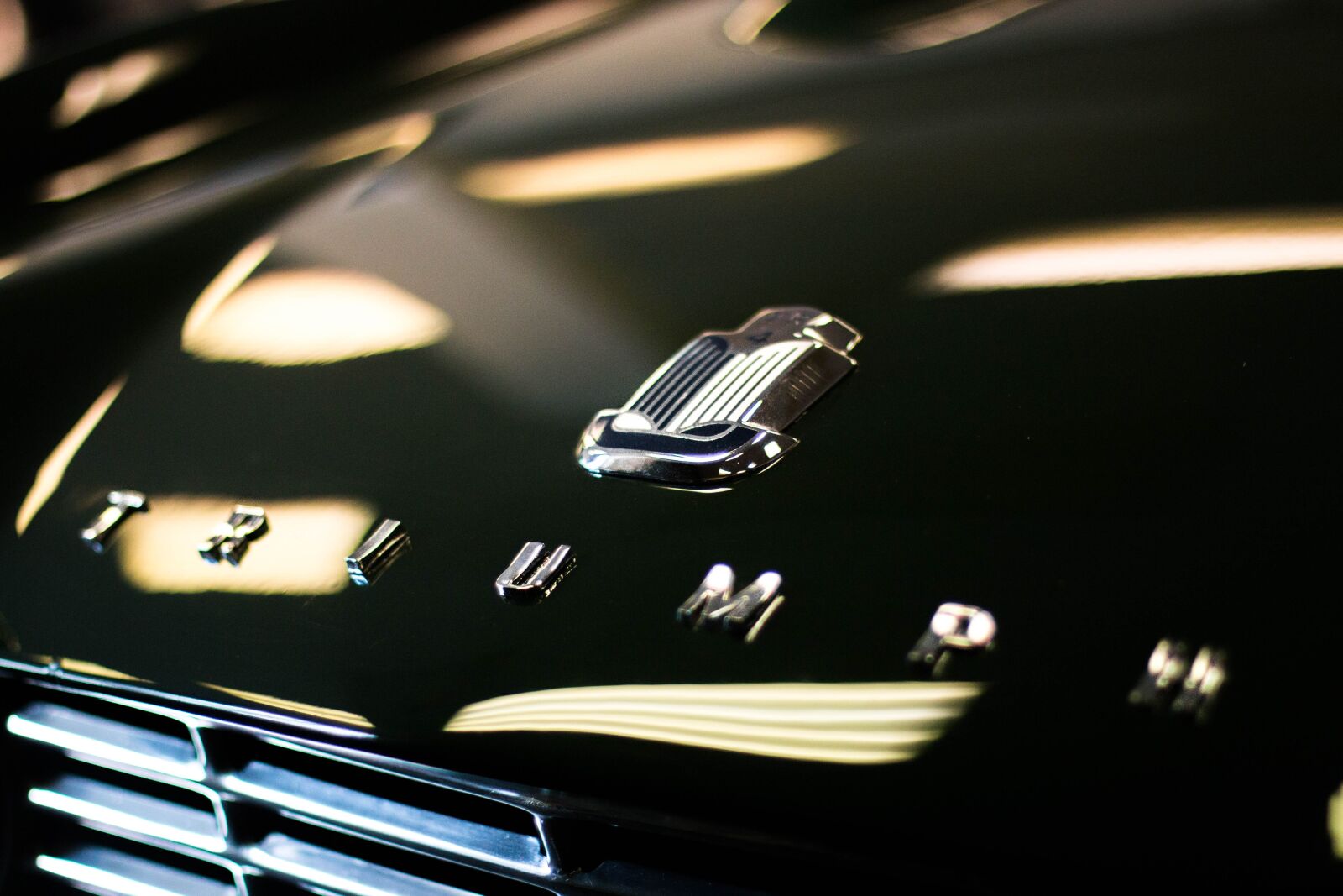 Canon EOS 70D + Canon EF 50mm F1.4 USM sample photo. Badge, logo, car photography