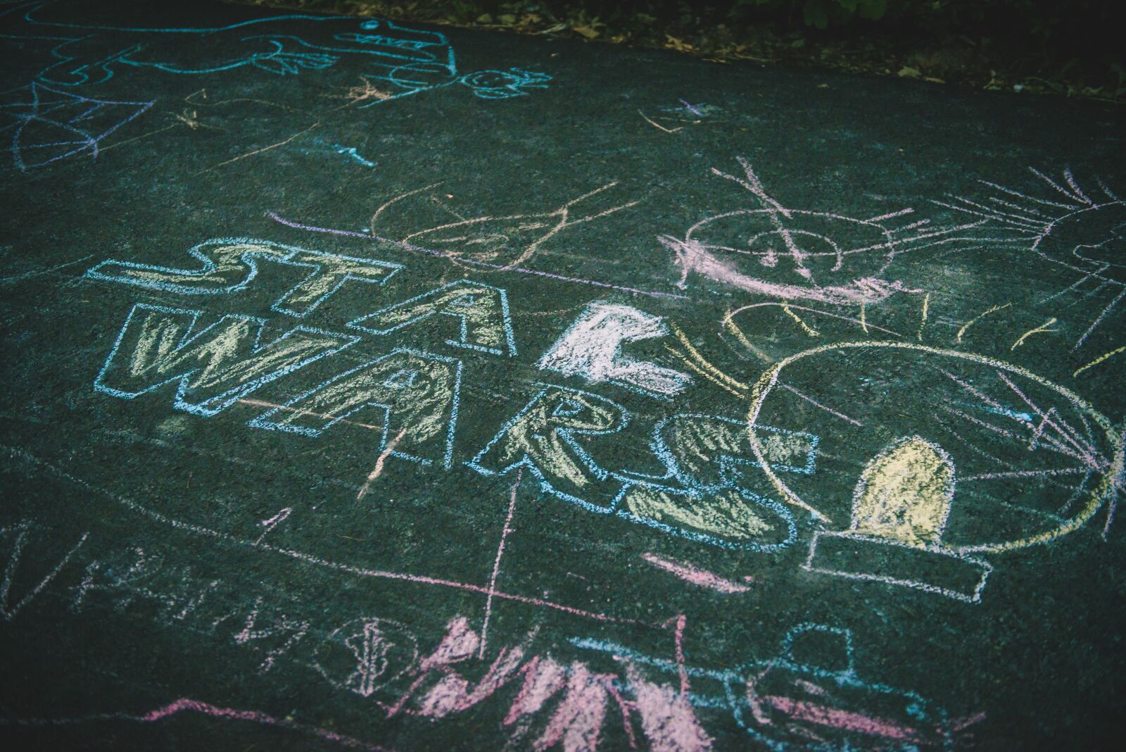 Nikon D610 sample photo. Doodle, chalk, english photography