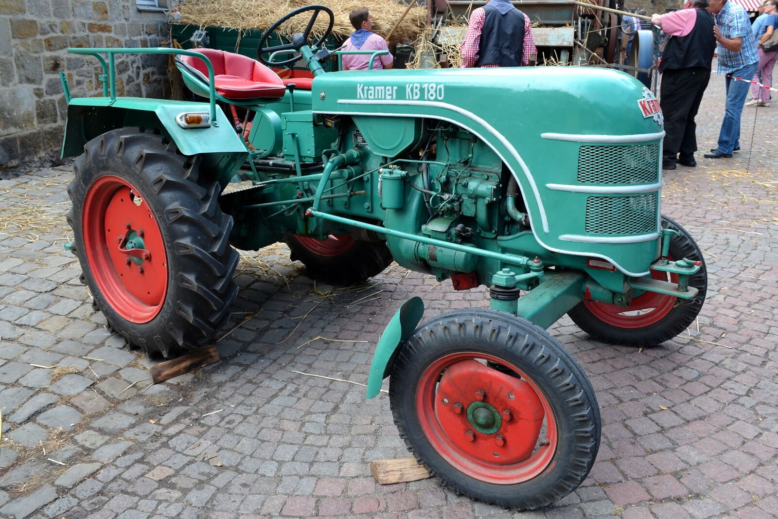Nikon D5100 sample photo. Tractors, old, tractor photography
