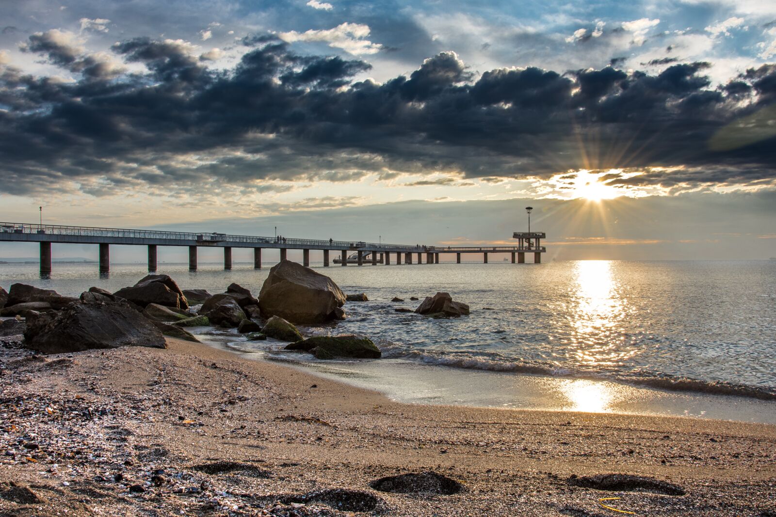 Nikon D7200 sample photo. Sunrise, sea, clouds photography