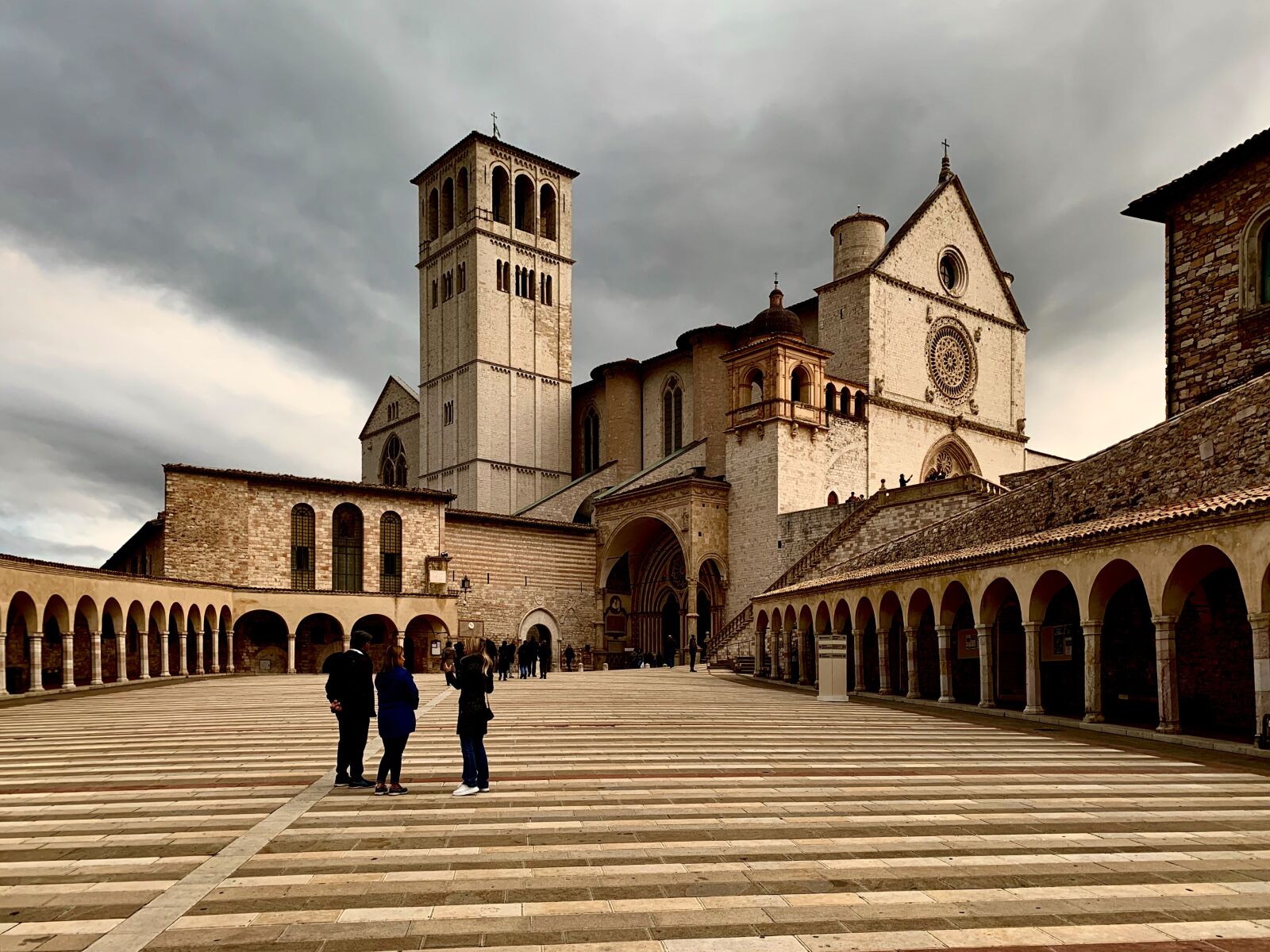 Apple iPhone XR sample photo. Assisi, italia, iglesia photography