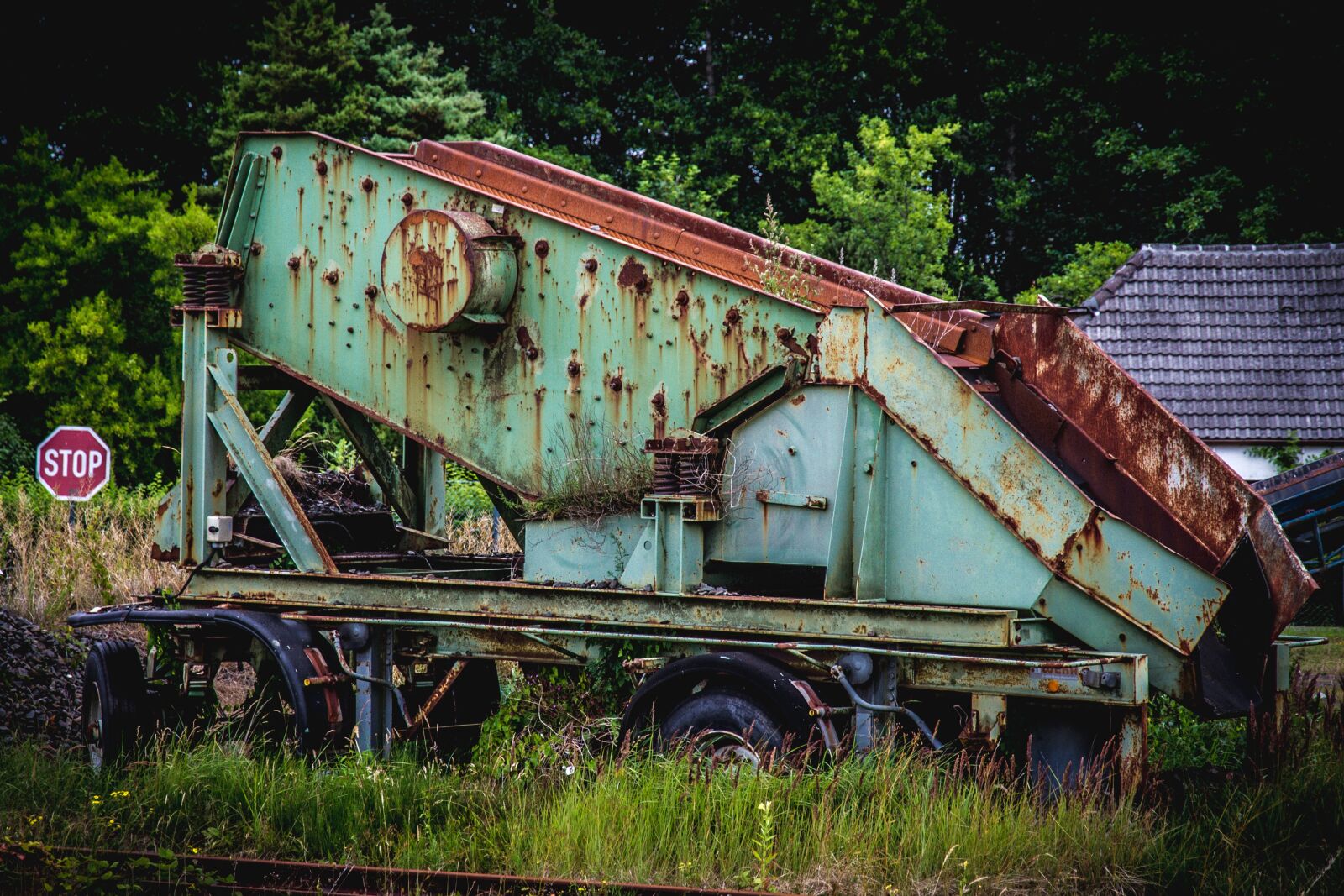 Canon EOS 7D sample photo. Auto, stop, old photography