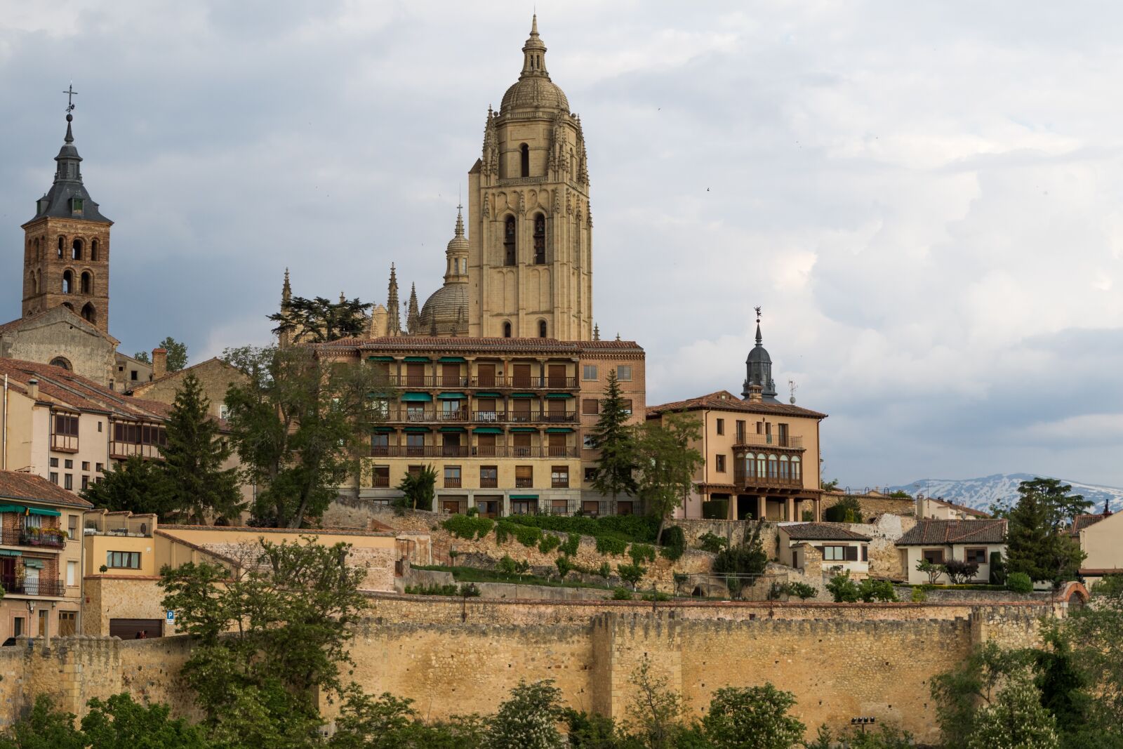 Canon EOS 7D Mark II sample photo. Spain, segovia, historic photography
