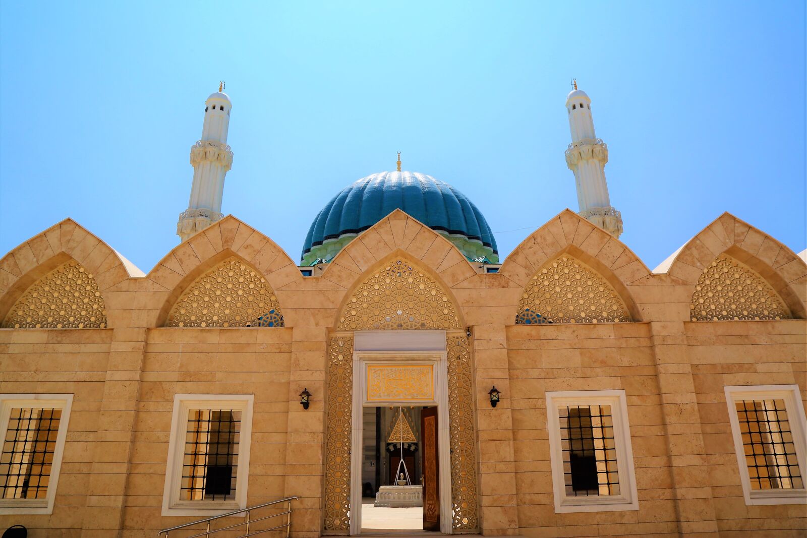 Canon EF 24-105mm F4L IS USM sample photo. Cami, minaret, architecture photography