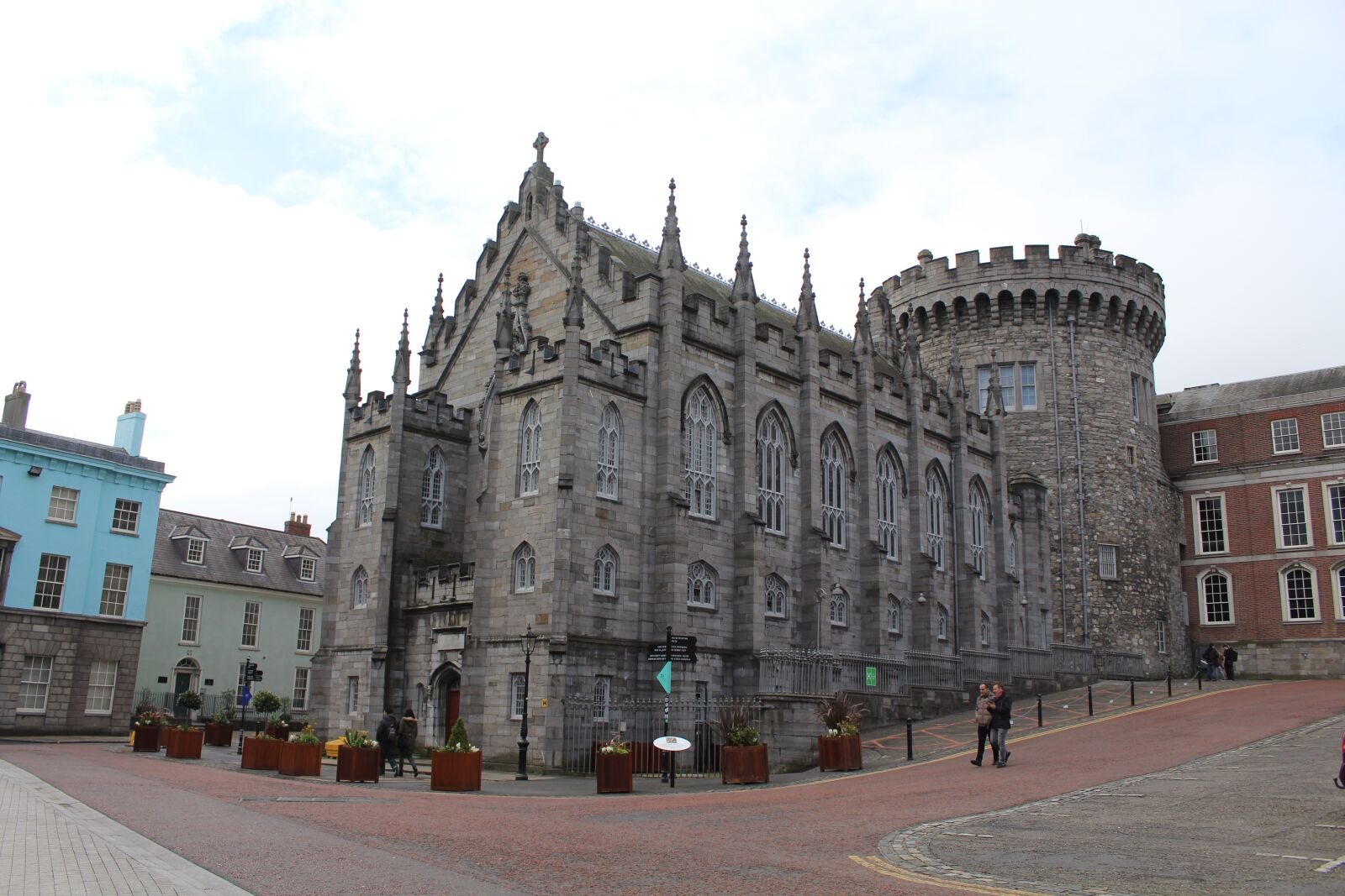 Canon EOS 1200D (EOS Rebel T5 / EOS Kiss X70 / EOS Hi) sample photo. Dublin castle, ireland, architecture photography