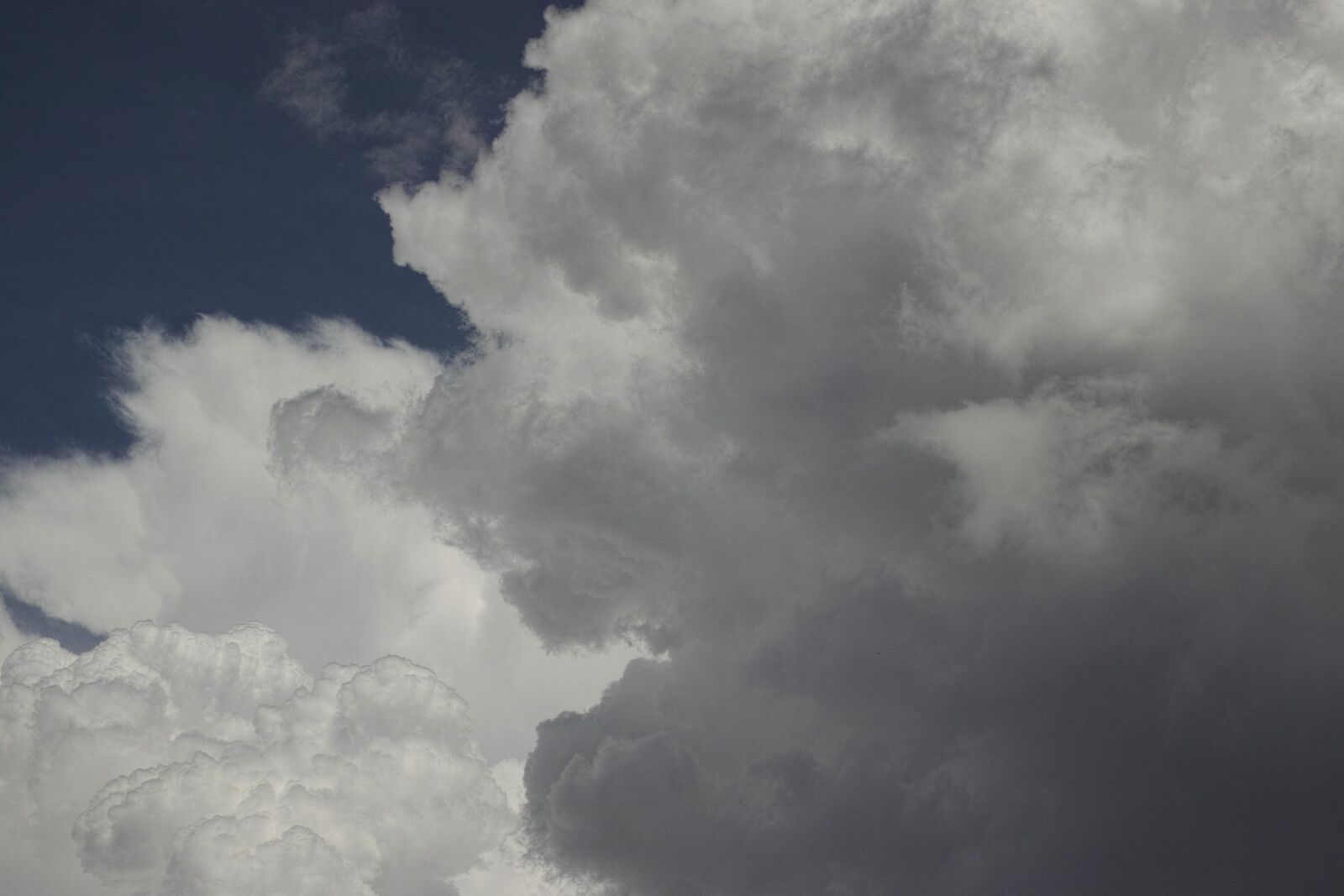 Sigma DP3 Merrill sample photo. Cloud, rain, texture photography