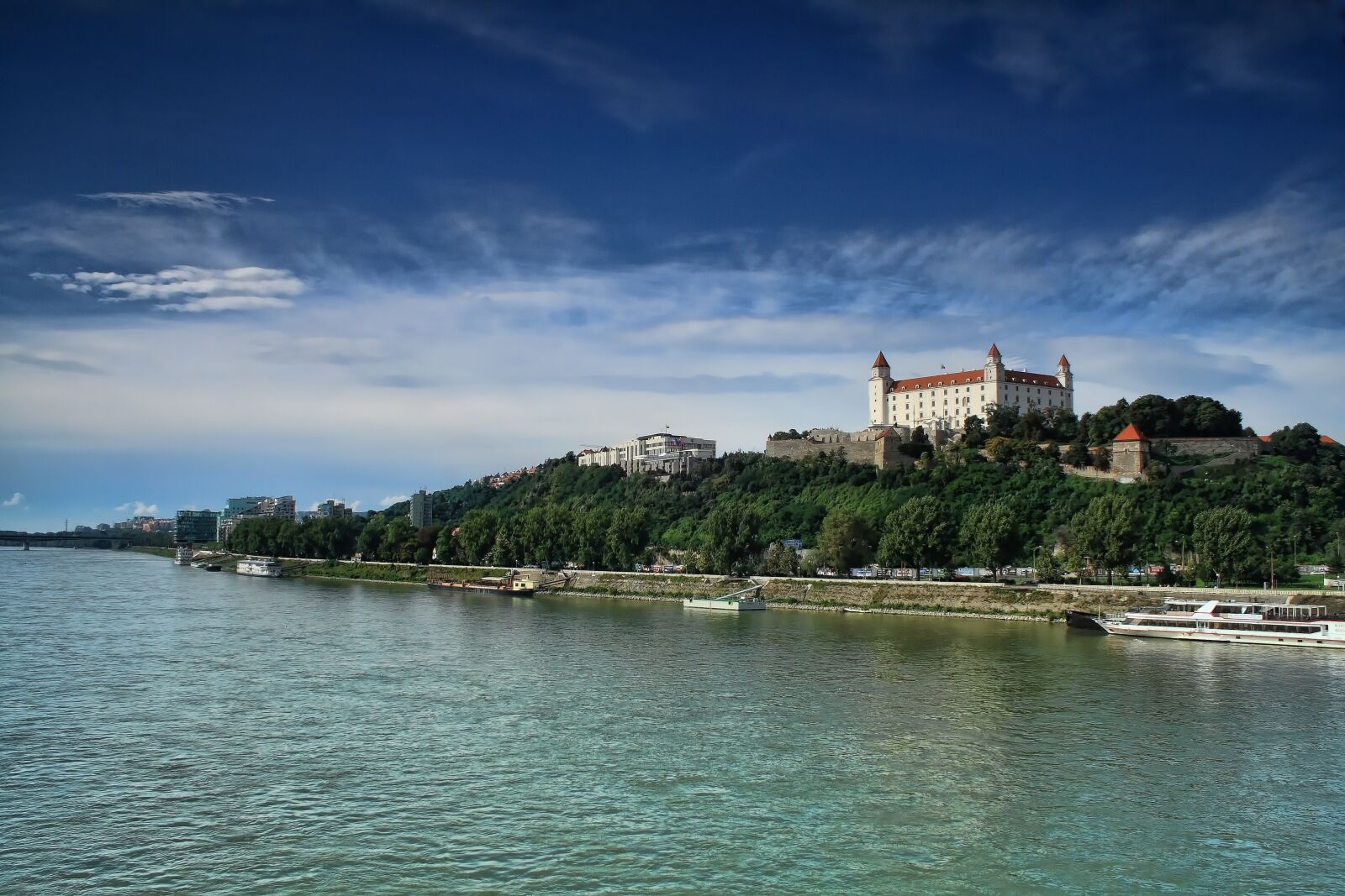 Canon EOS 1000D (EOS Digital Rebel XS / EOS Kiss F) sample photo. Bratislava, slovakia, the capital photography