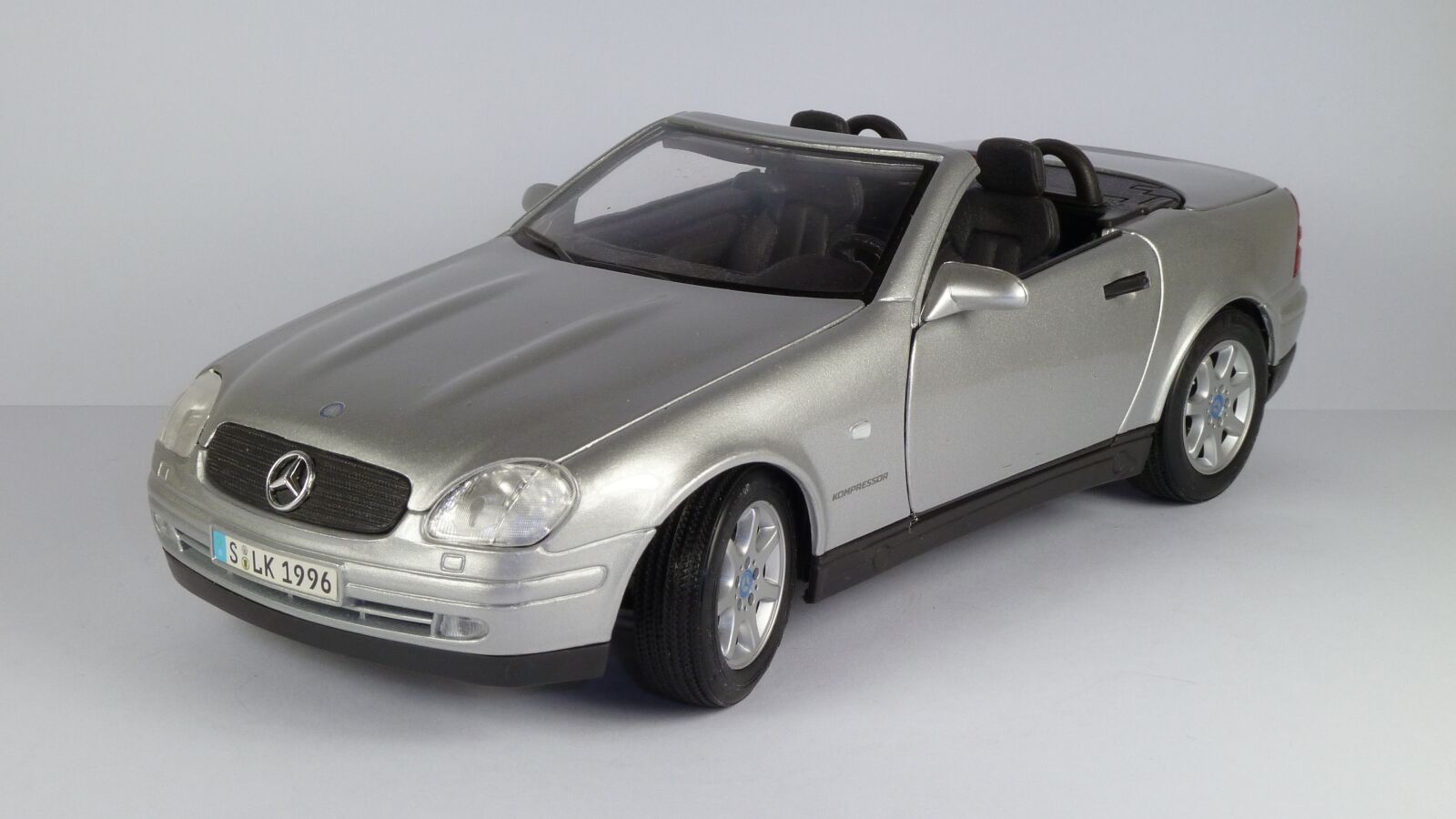 Panasonic Lumix DMC-ZS7 (Lumix DMC-TZ10) sample photo. Mercedes, slk, 230 photography