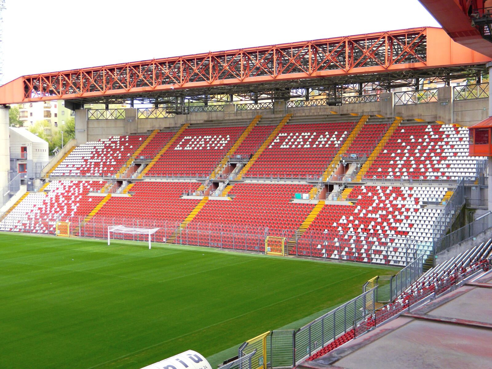 Nikon Coolpix L120 sample photo. Stadium, tribune, football photography