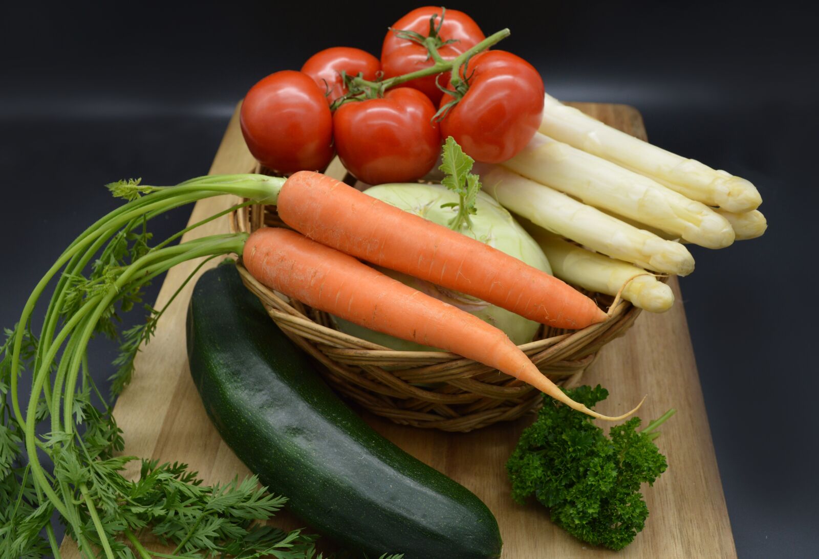Nikon D3200 sample photo. Vegetables, tomatoes, zucchini photography