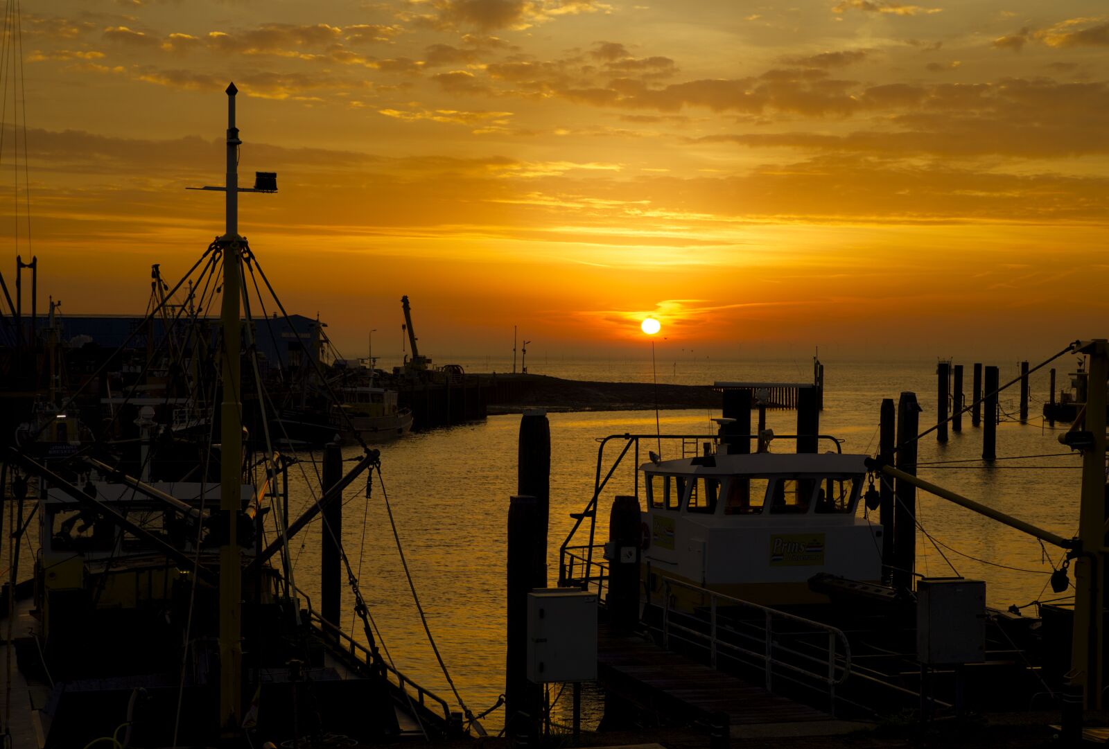 Canon EOS 5D Mark IV sample photo. Port, ship, water photography