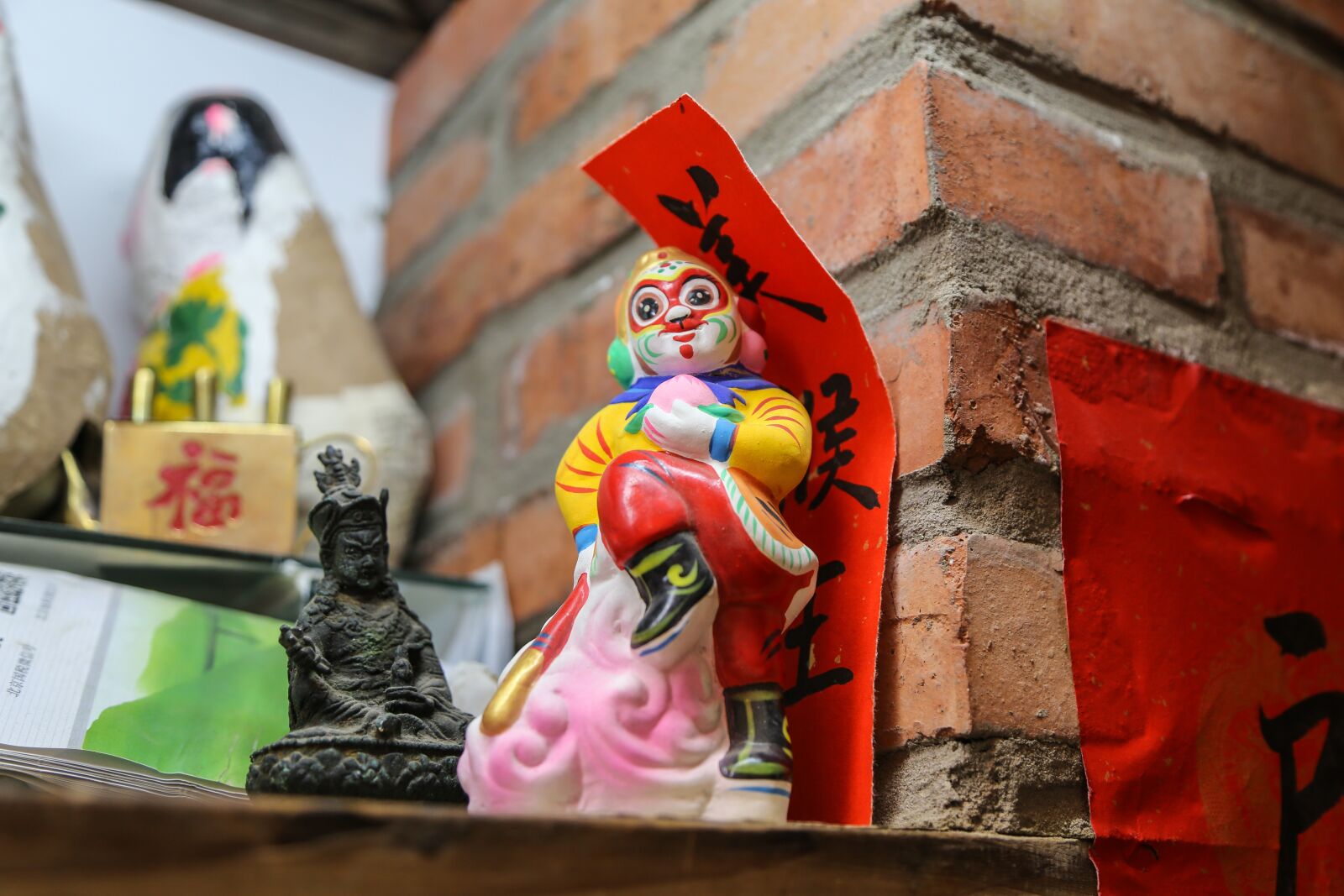 Canon EOS 6D + Canon EF 24-105mm F4L IS USM sample photo. Clay figurine, folk craft photography