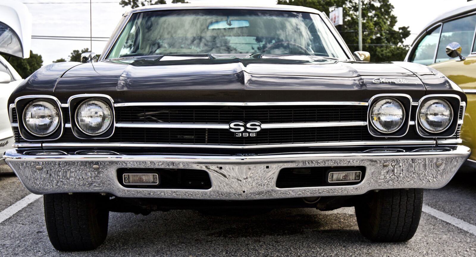 Canon EF 16-35mm F4L IS USM sample photo. Classic car, car, automobile photography