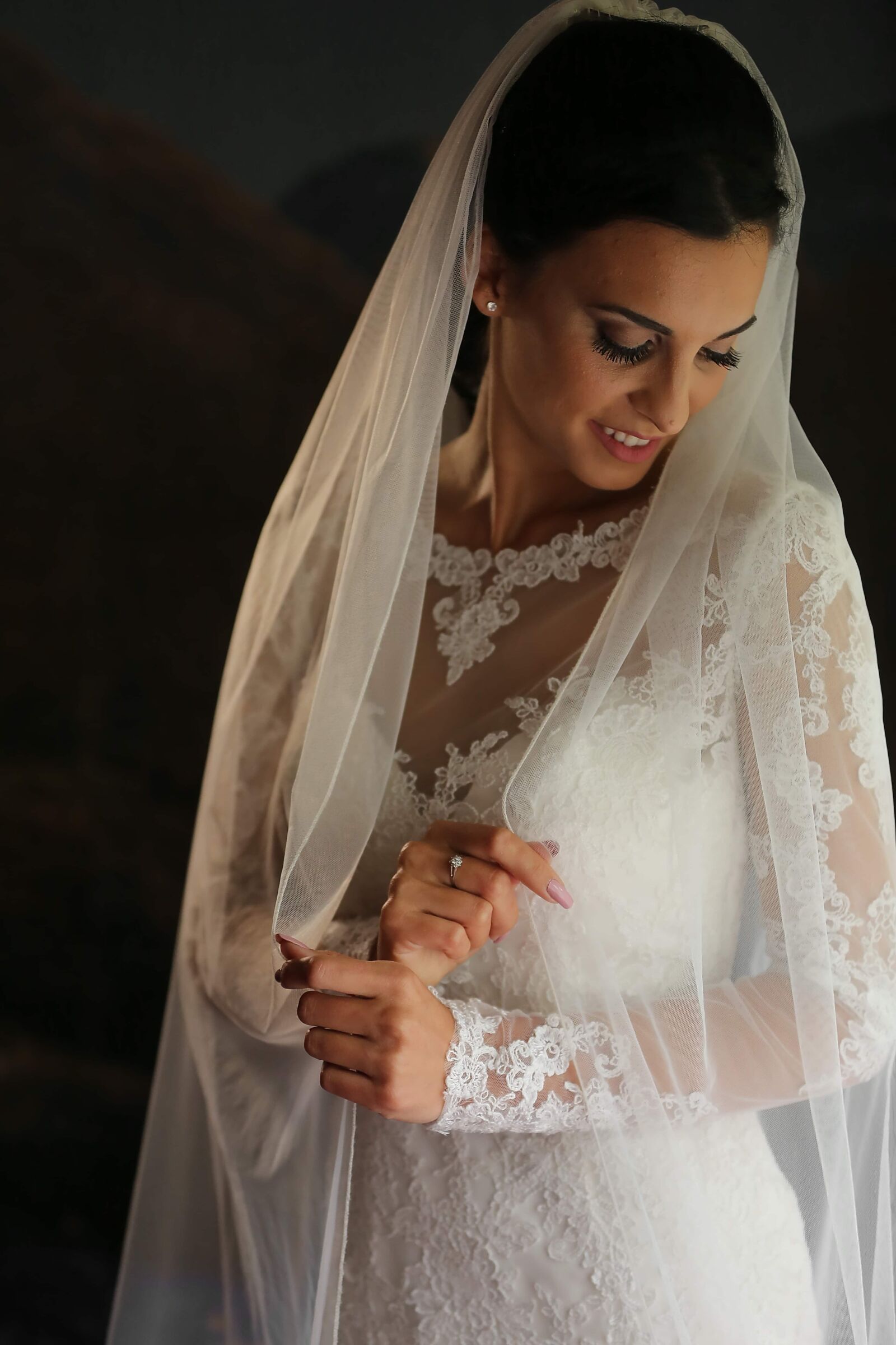 Canon EF 70-200mm F2.8L IS II USM sample photo. Photo studio, wedding dress photography