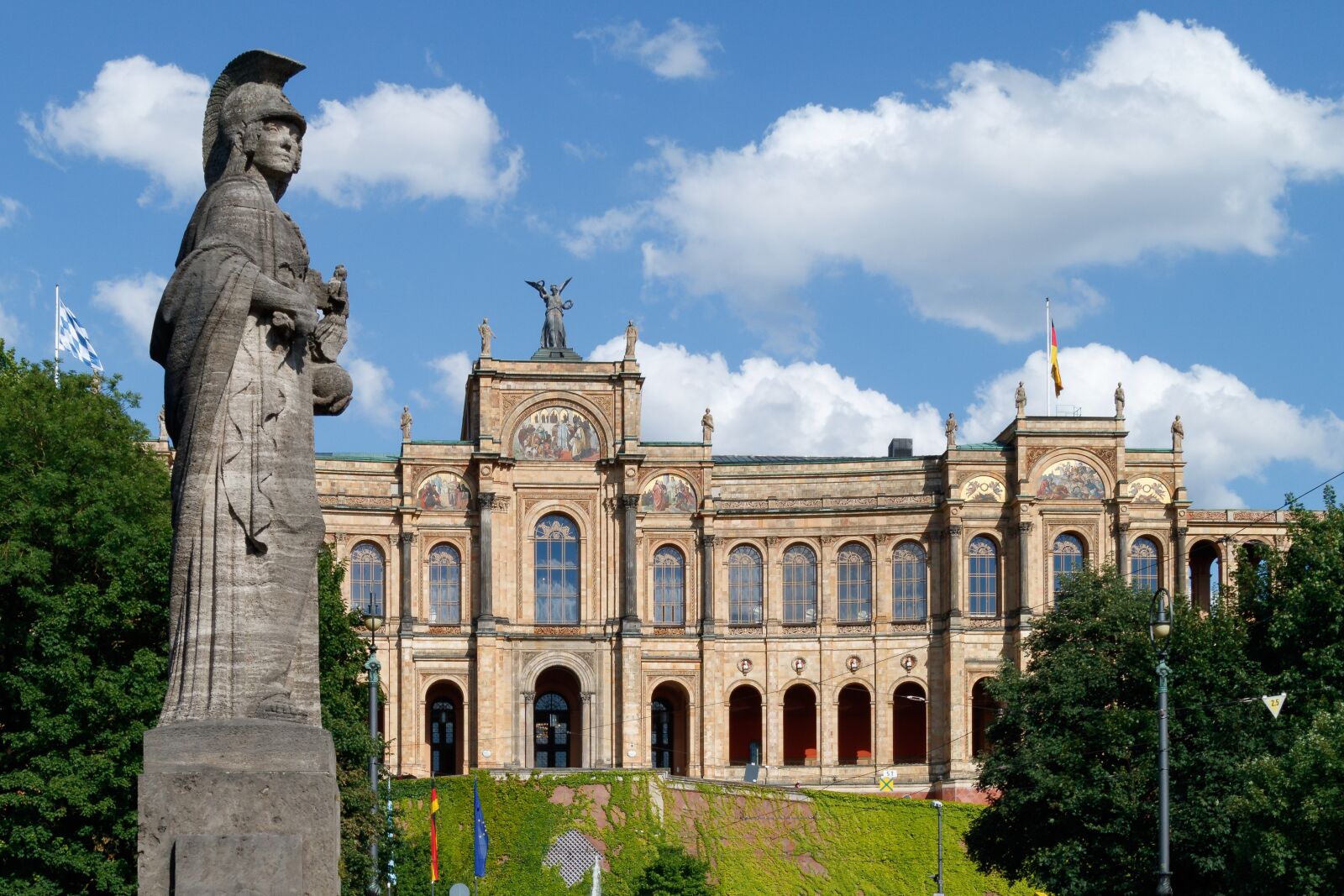 Canon EOS M3 + Canon EF-M 22mm F2 STM sample photo. Maximilianeum, bavaria, munich photography