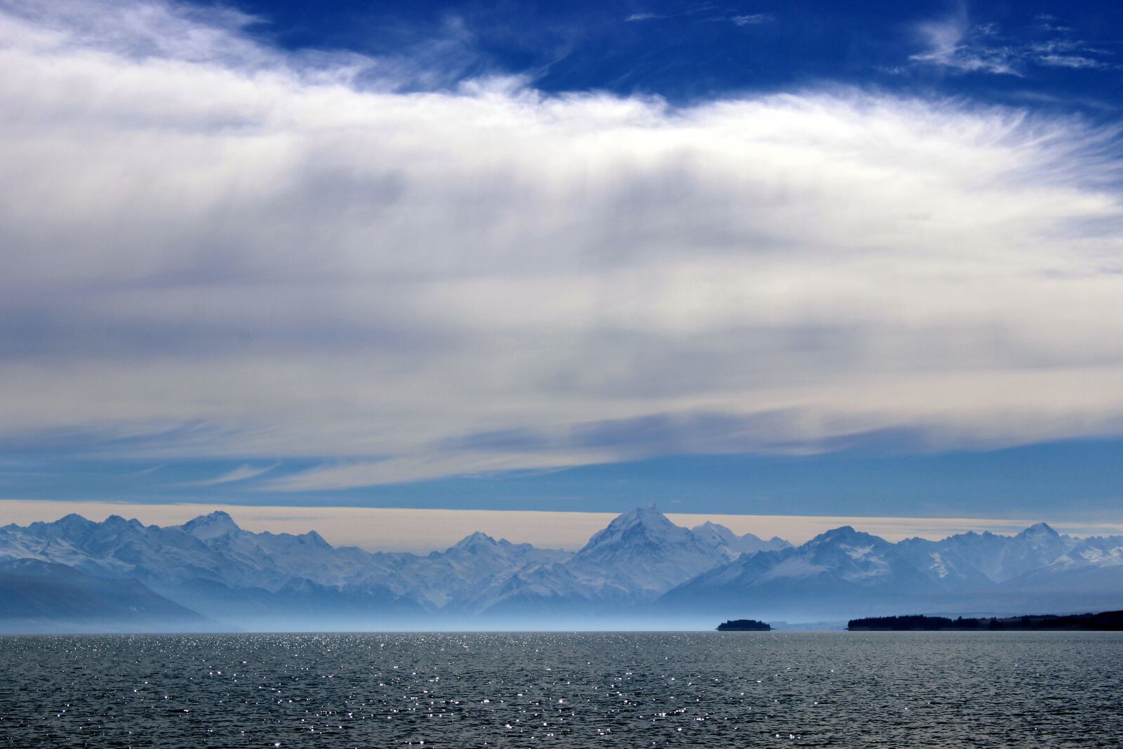 Canon EOS 600D (Rebel EOS T3i / EOS Kiss X5) sample photo. Lake, mountains, clouds photography