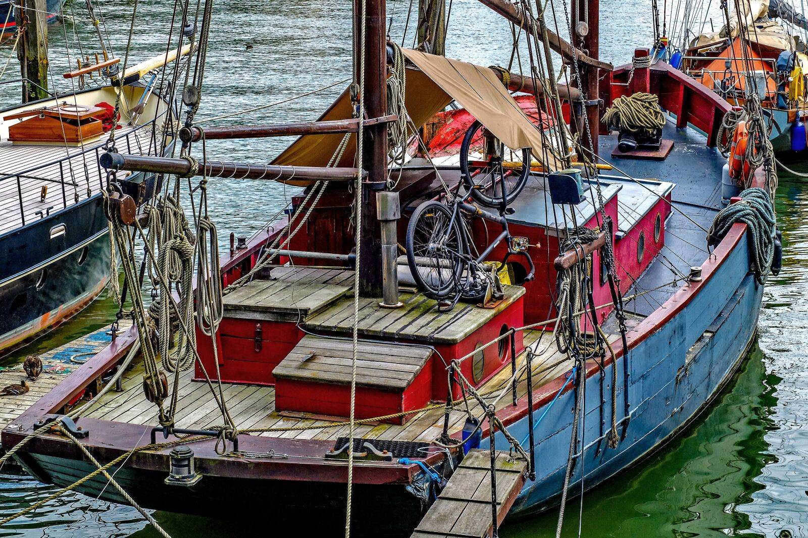 Fujifilm X30 sample photo. Boat, ship, sailboat photography