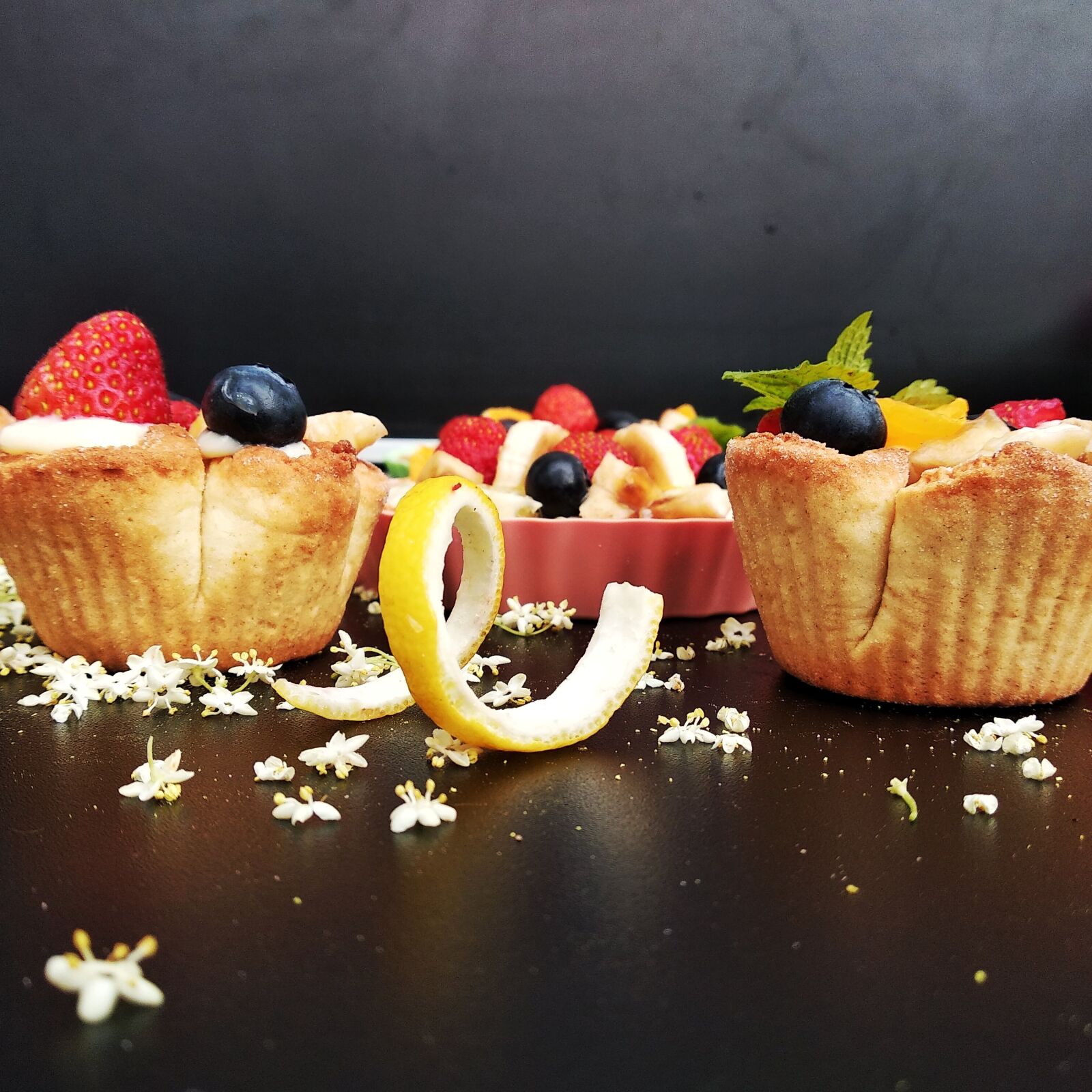 Xiaomi Redmi 5 Plus sample photo. Lemon, fruit, cake photography
