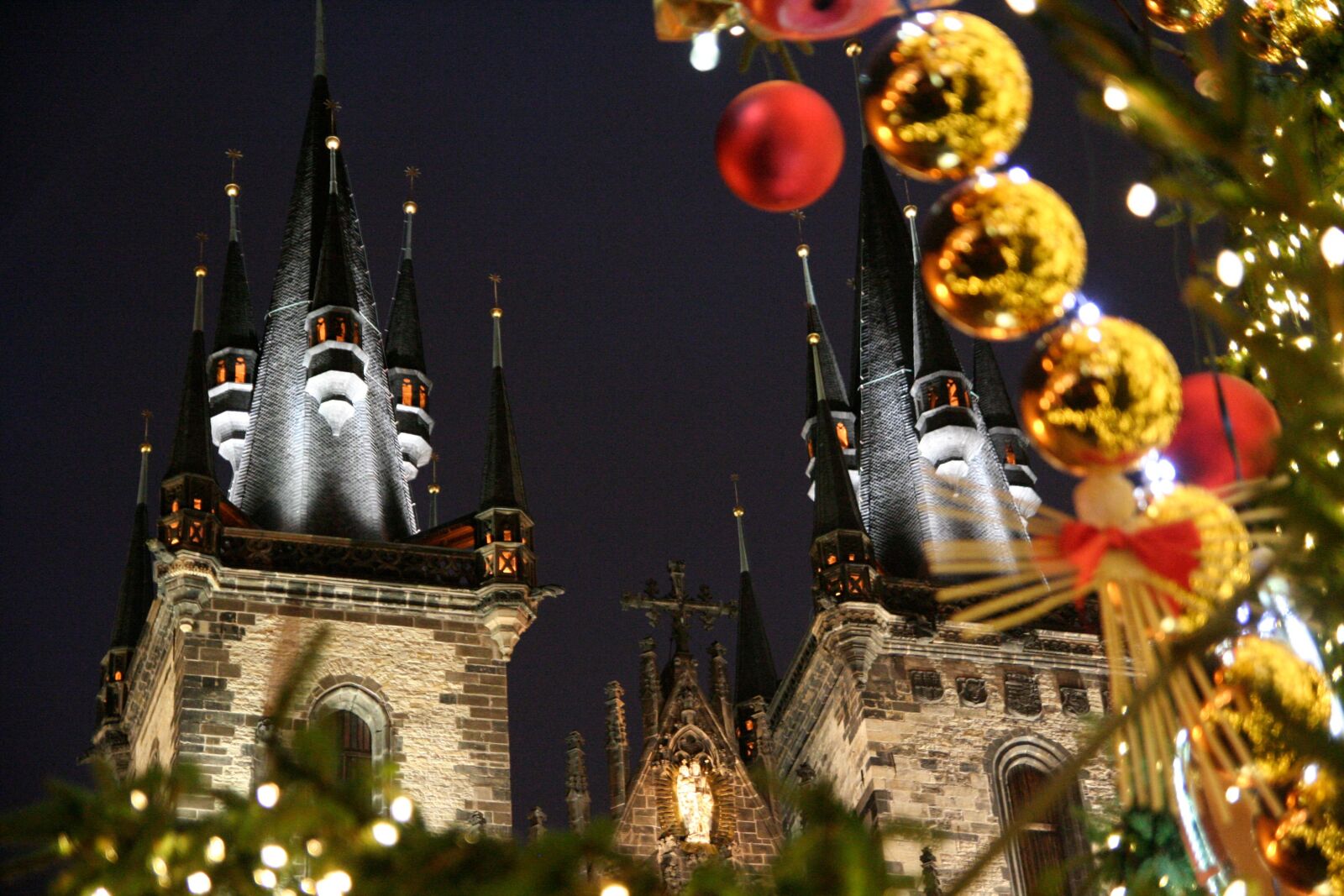 Canon EOS 350D (EOS Digital Rebel XT / EOS Kiss Digital N) sample photo. Christmas, prague, church photography