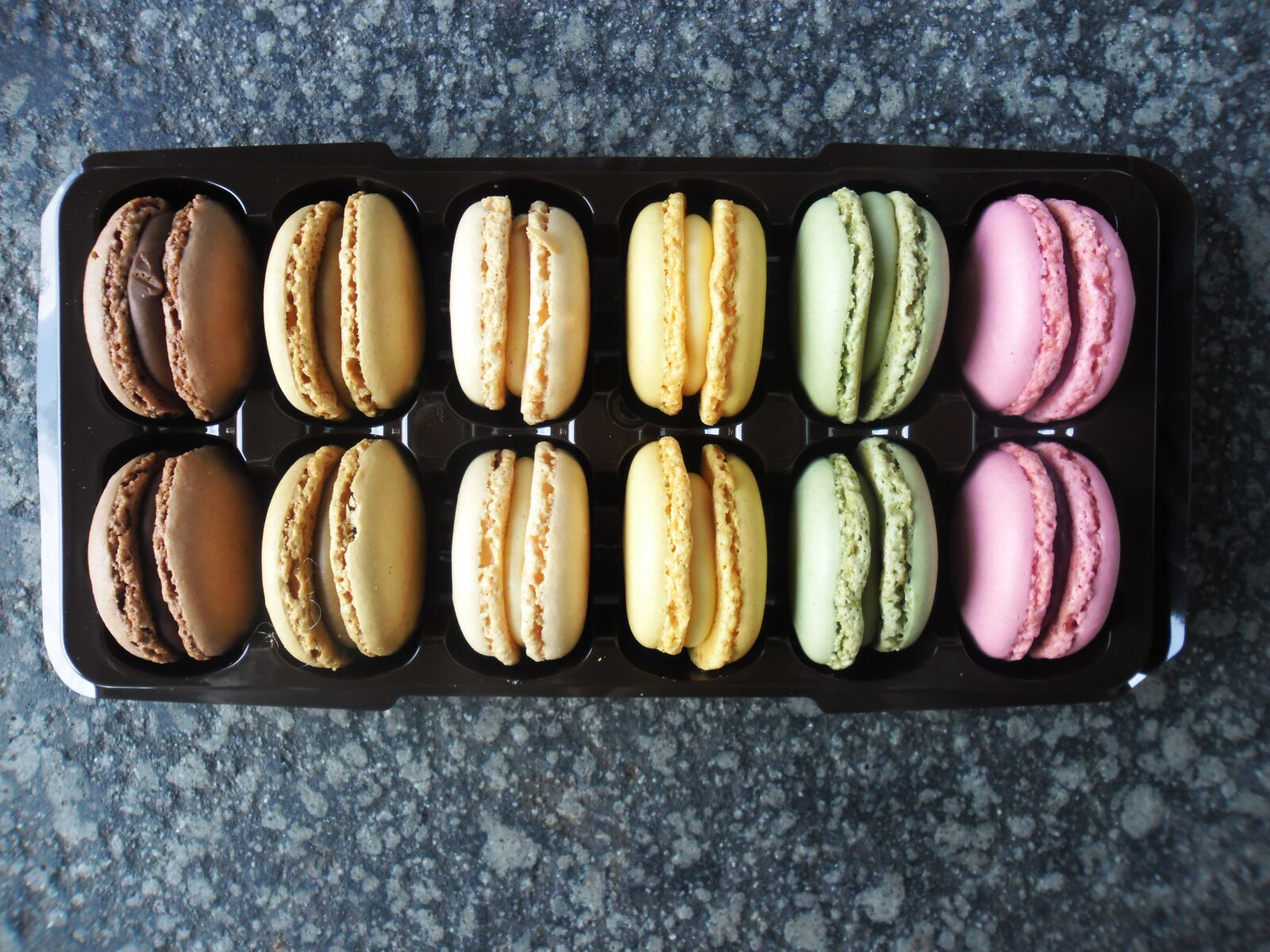 Samsung ES80/ ES81 sample photo. Macarons, colors, supermarket photography