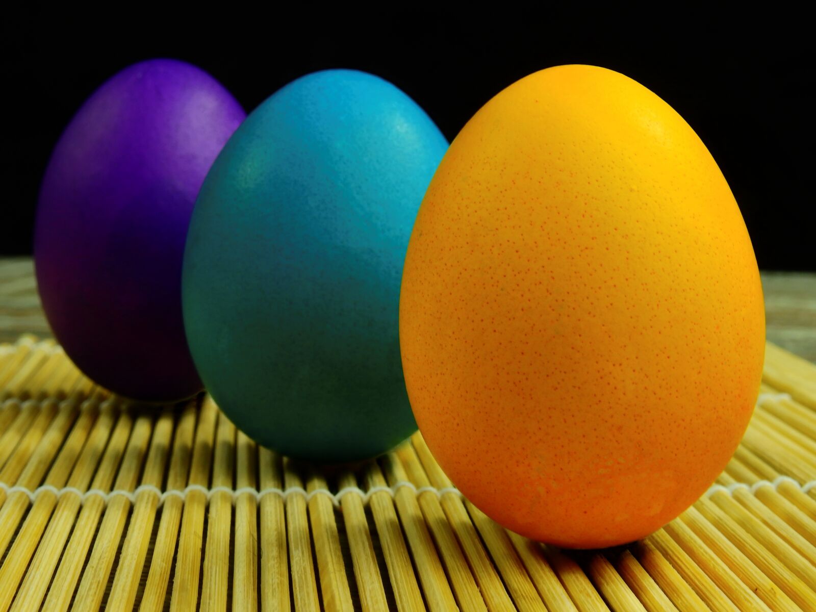 Nikon Coolpix P900 sample photo. Easter, easter eggs, egg photography