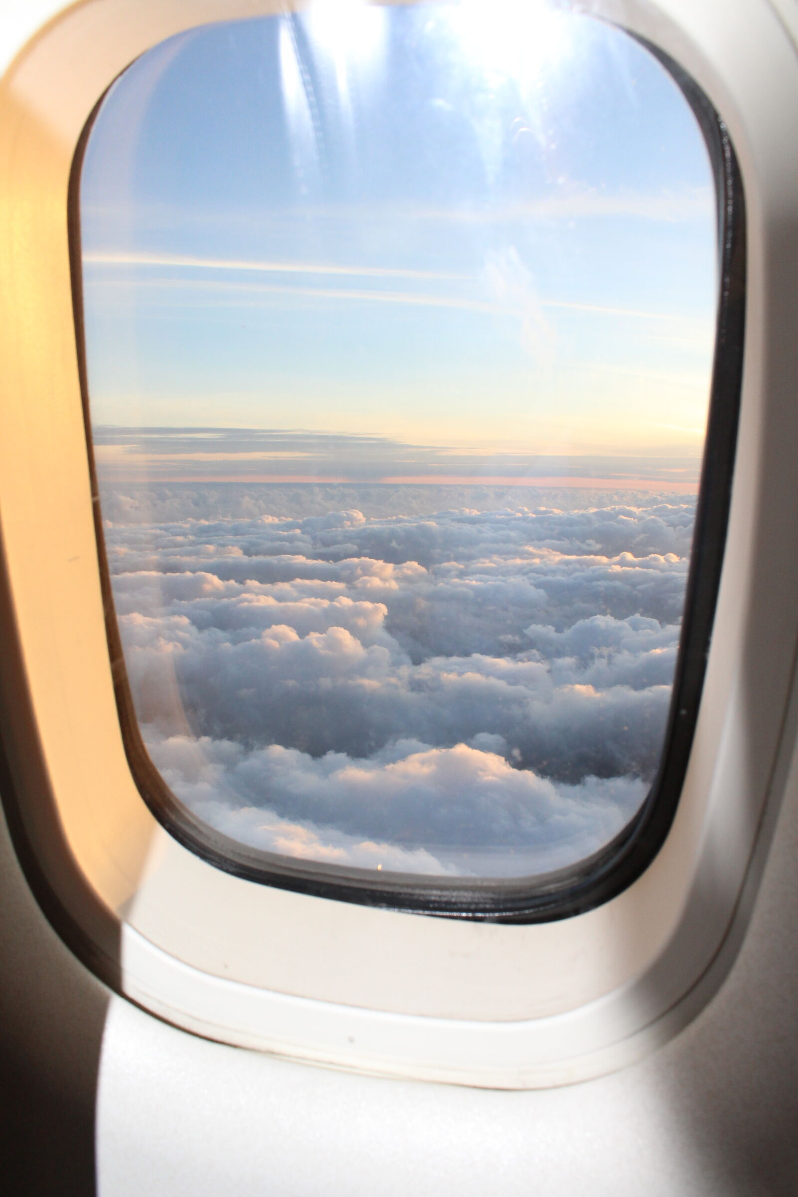 Canon EOS 1200D (EOS Rebel T5 / EOS Kiss X70 / EOS Hi) sample photo. Airplane, clouds, window photography