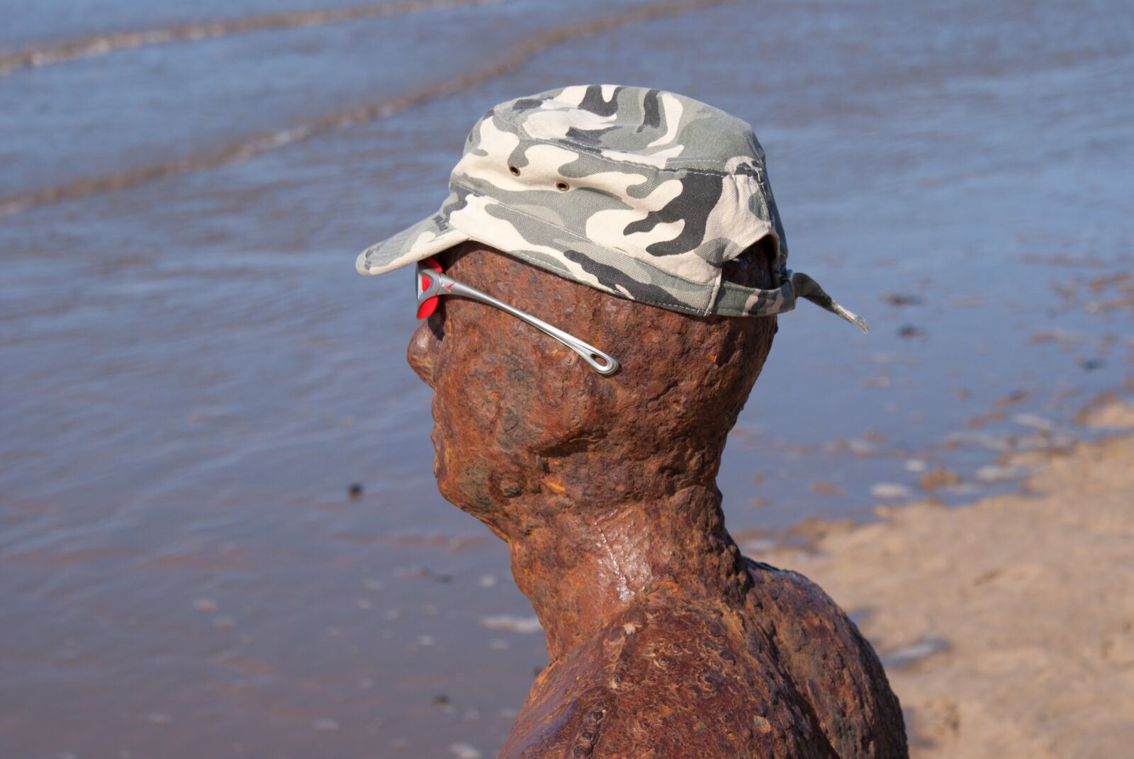 Sony Alpha DSLR-A230 sample photo. Antony gormley, crosby beach photography