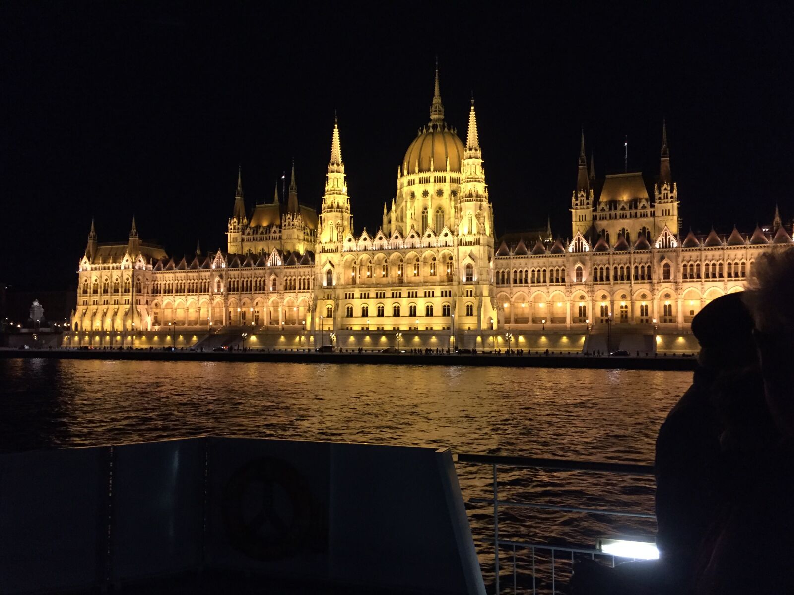Apple iPhone 6 sample photo. Parlament photography