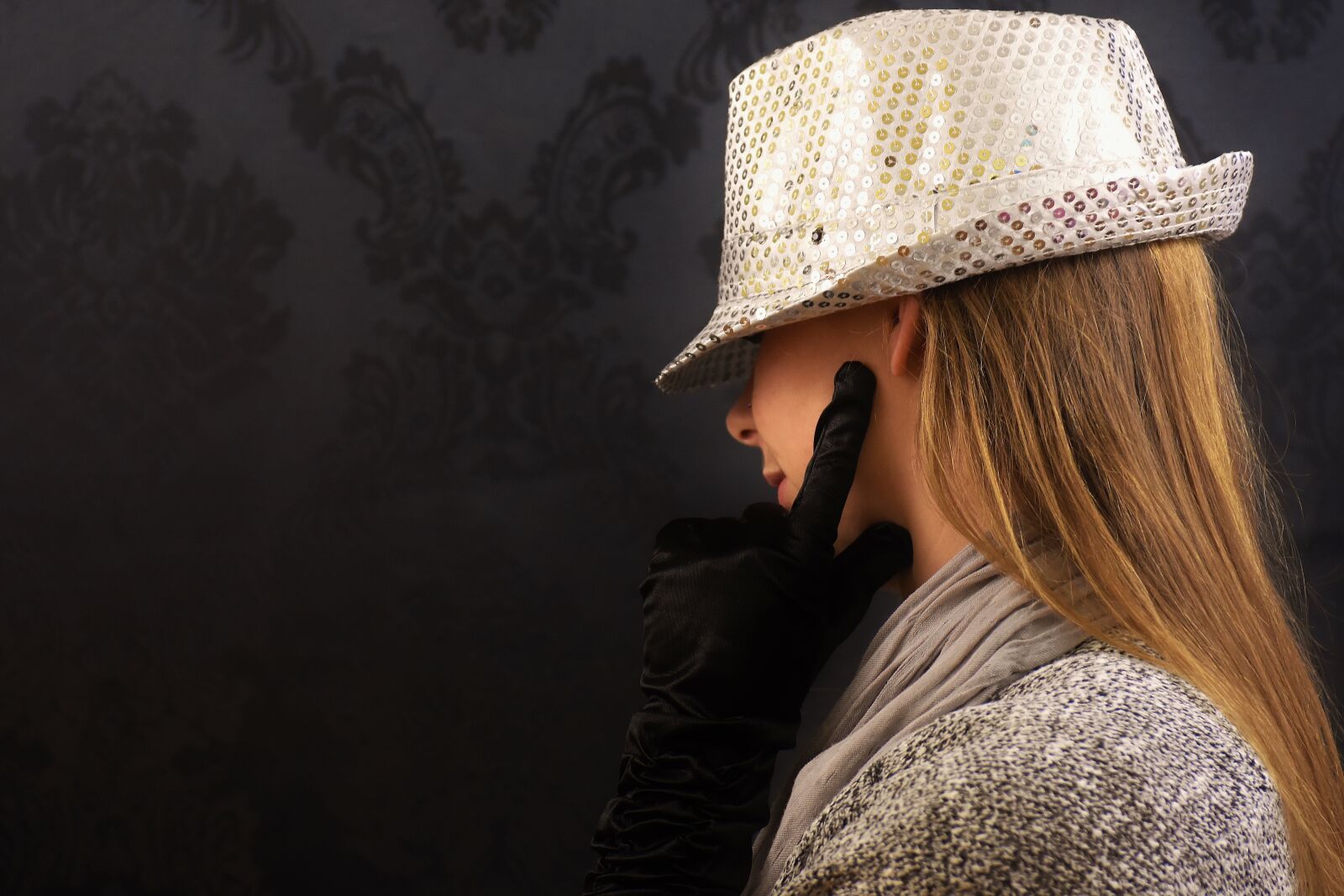 Nikon D7200 sample photo. Woman, hat, sequins photography