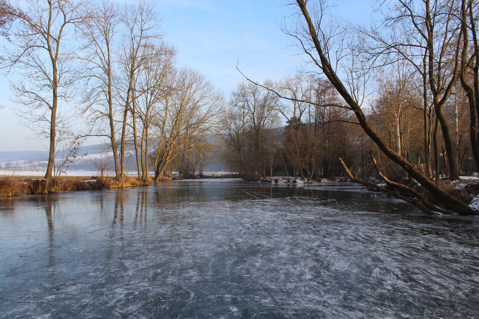 Canon EOS 600D (Rebel EOS T3i / EOS Kiss X5) sample photo. River, winter, ice photography