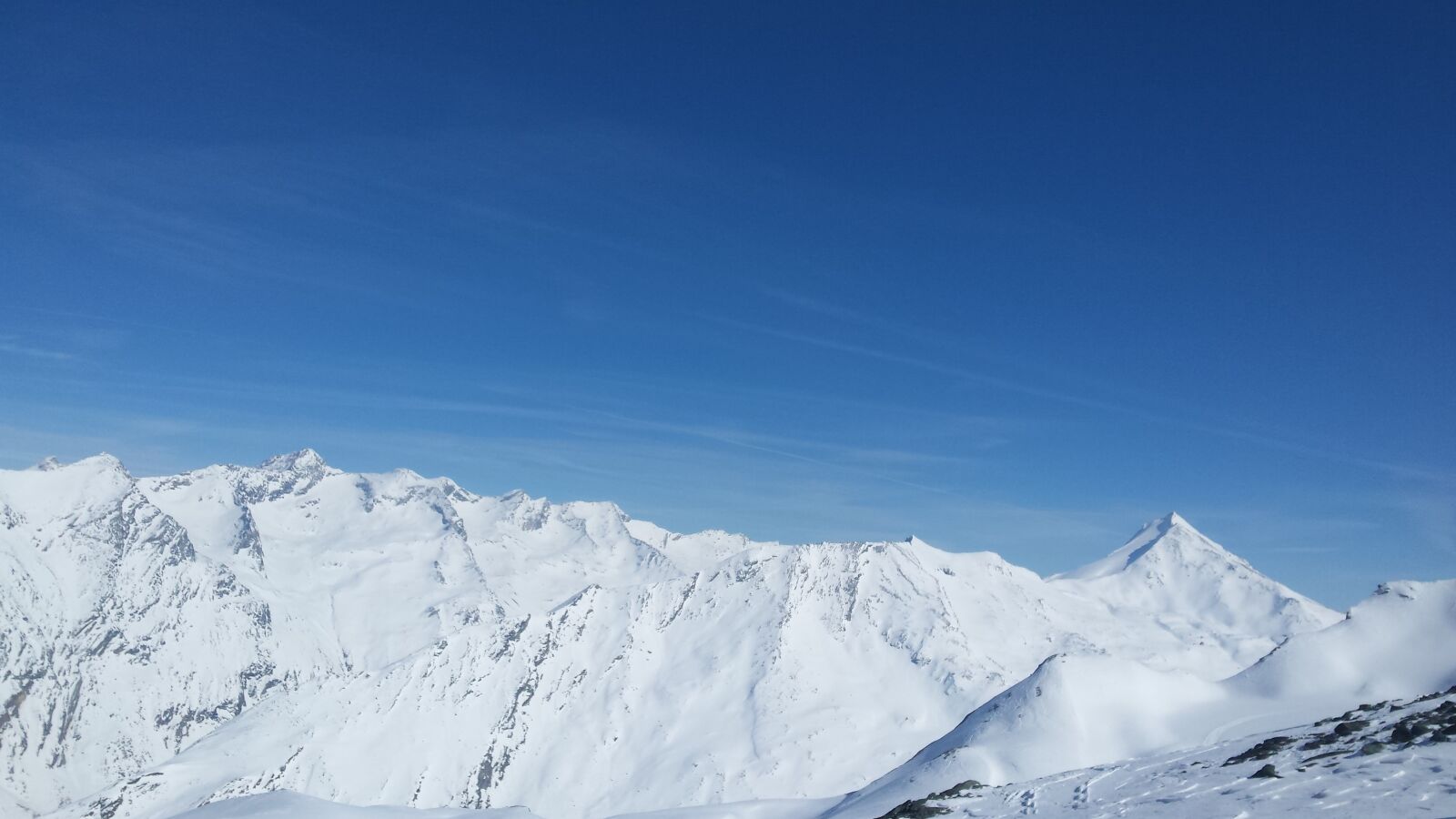 Samsung Galaxy S4 sample photo. Summit, snow, ski photography