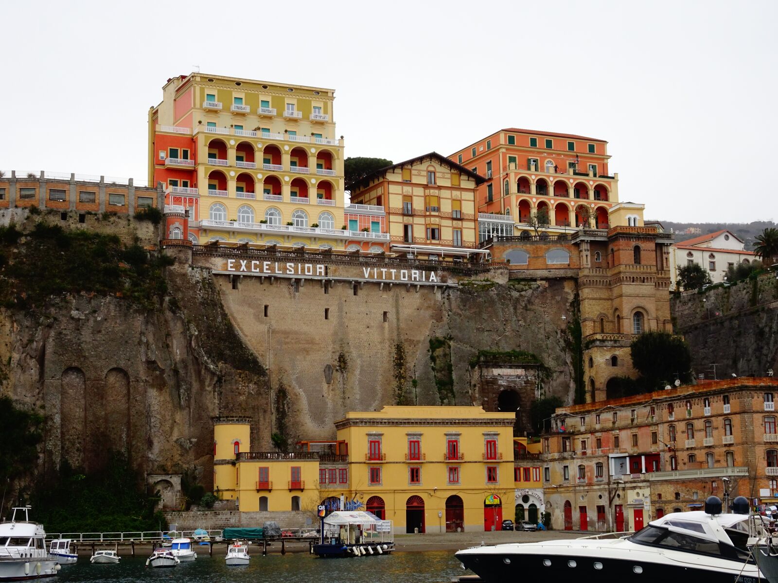 Sony Cyber-shot DSC-WX500 sample photo. Sorrento, hotel, luxury photography