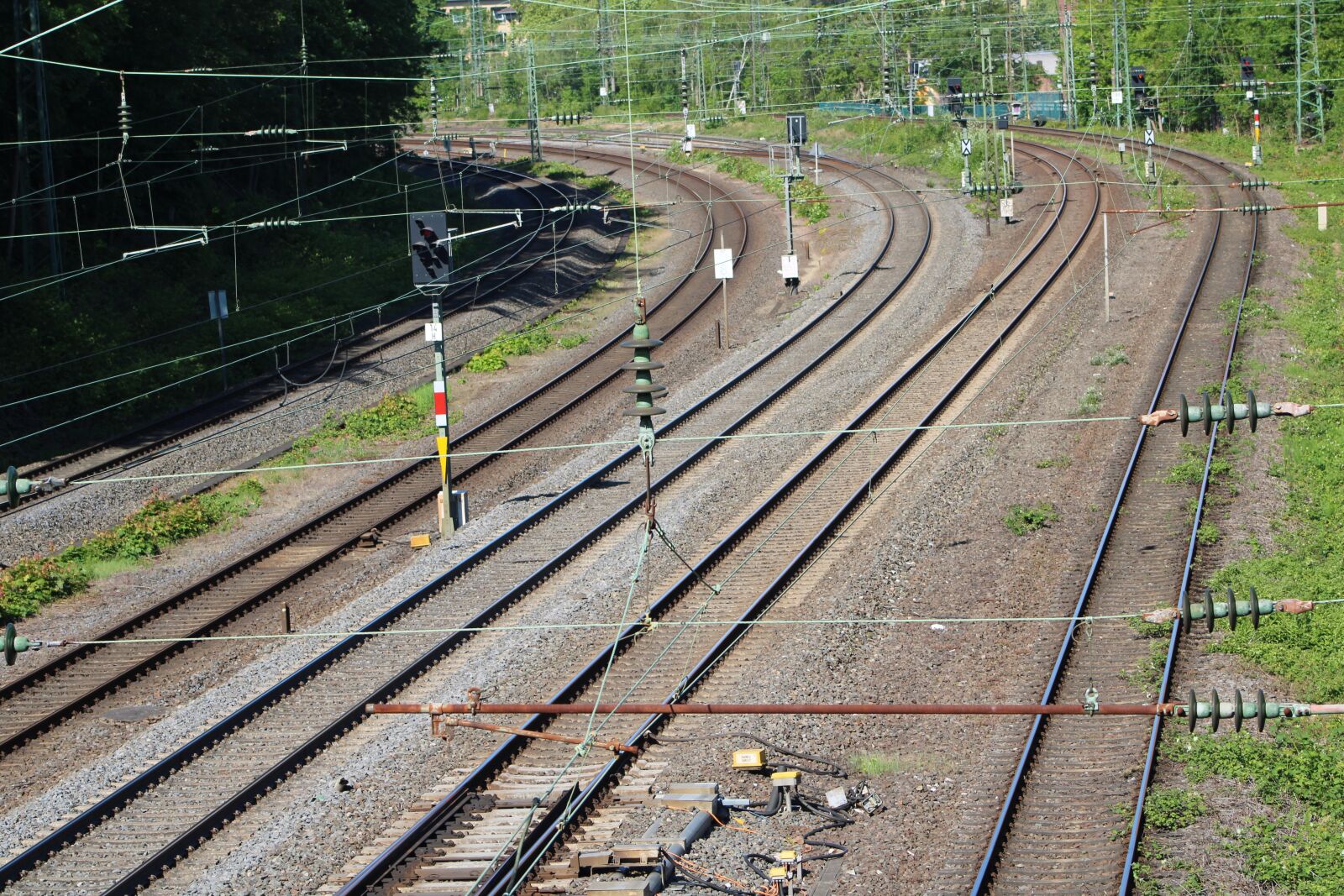 Canon EF75-300mm f/4-5.6 sample photo. Track, train, rails photography