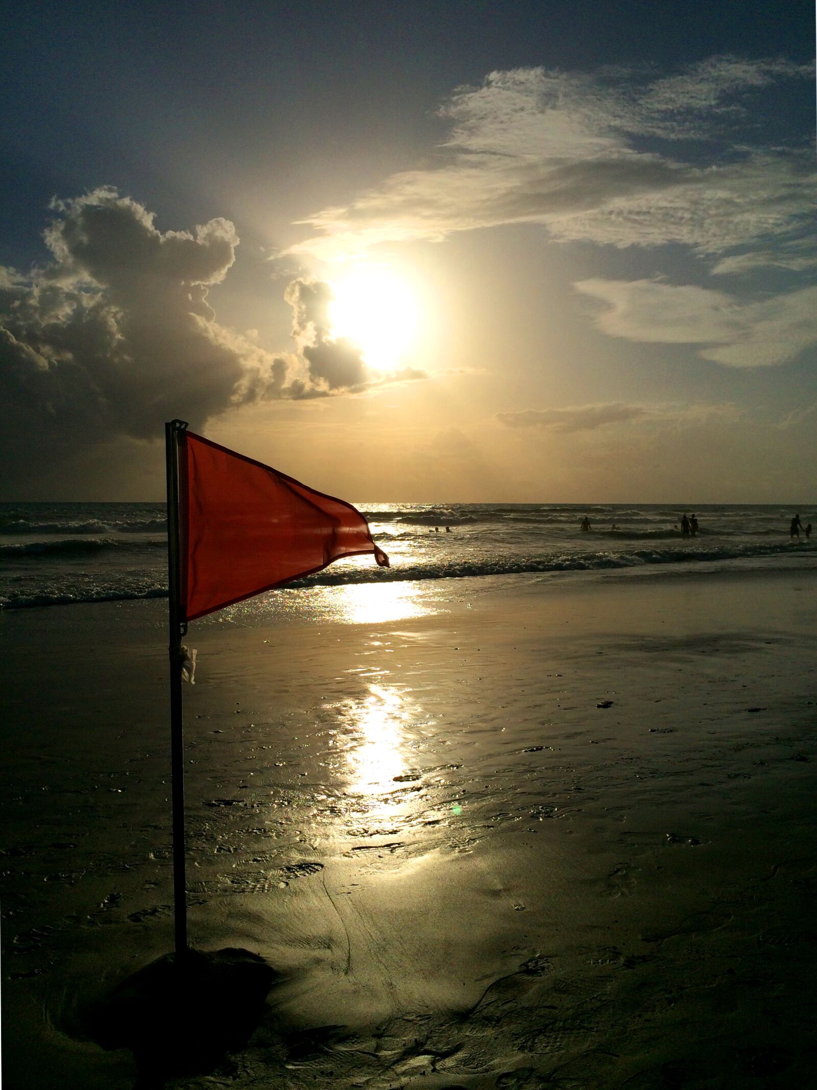 Apple iPhone 5s sample photo. Red flag, beach, bad photography