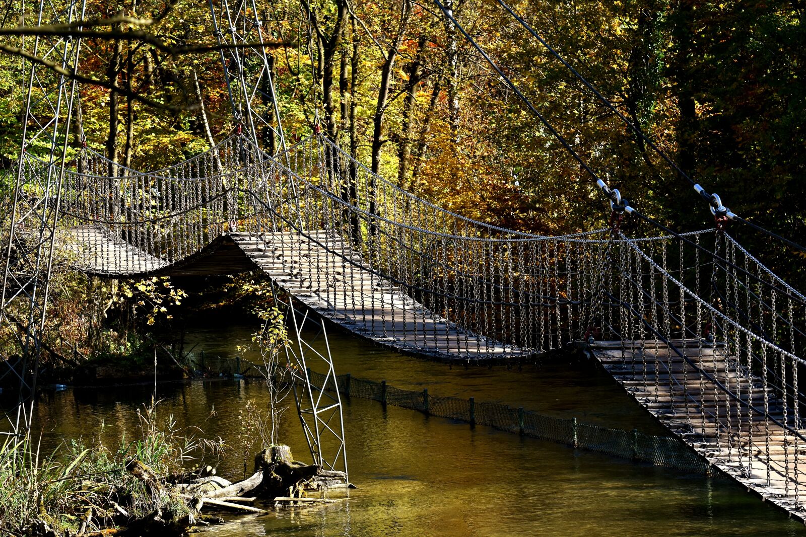 Nikon D7200 sample photo. Suspension bridge, chains, shaky photography