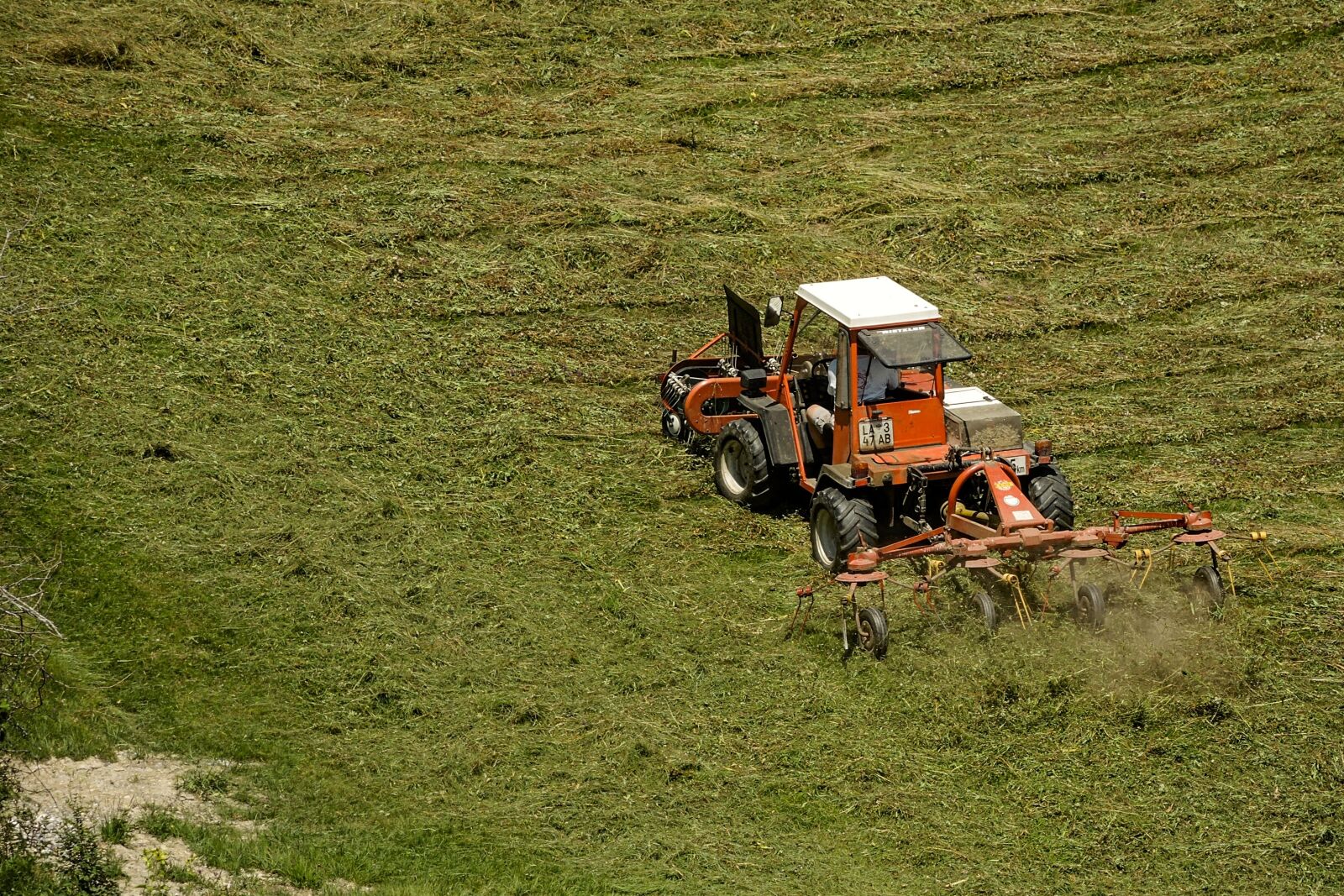 Nikon Coolpix P7700 sample photo. Agriculture, machine, rural photography