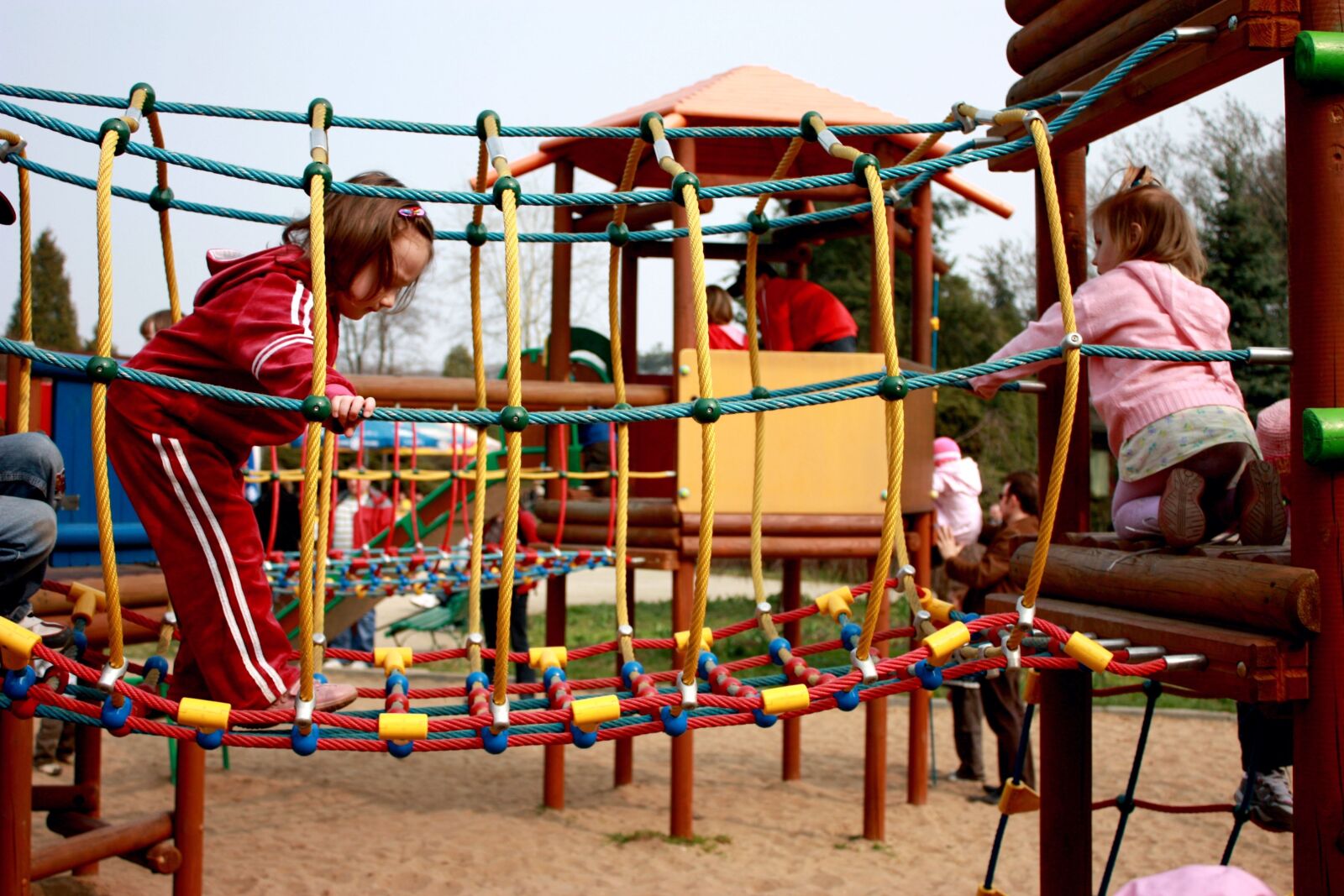 Canon EOS 450D (EOS Rebel XSi / EOS Kiss X2) sample photo. Children, web, playground photography