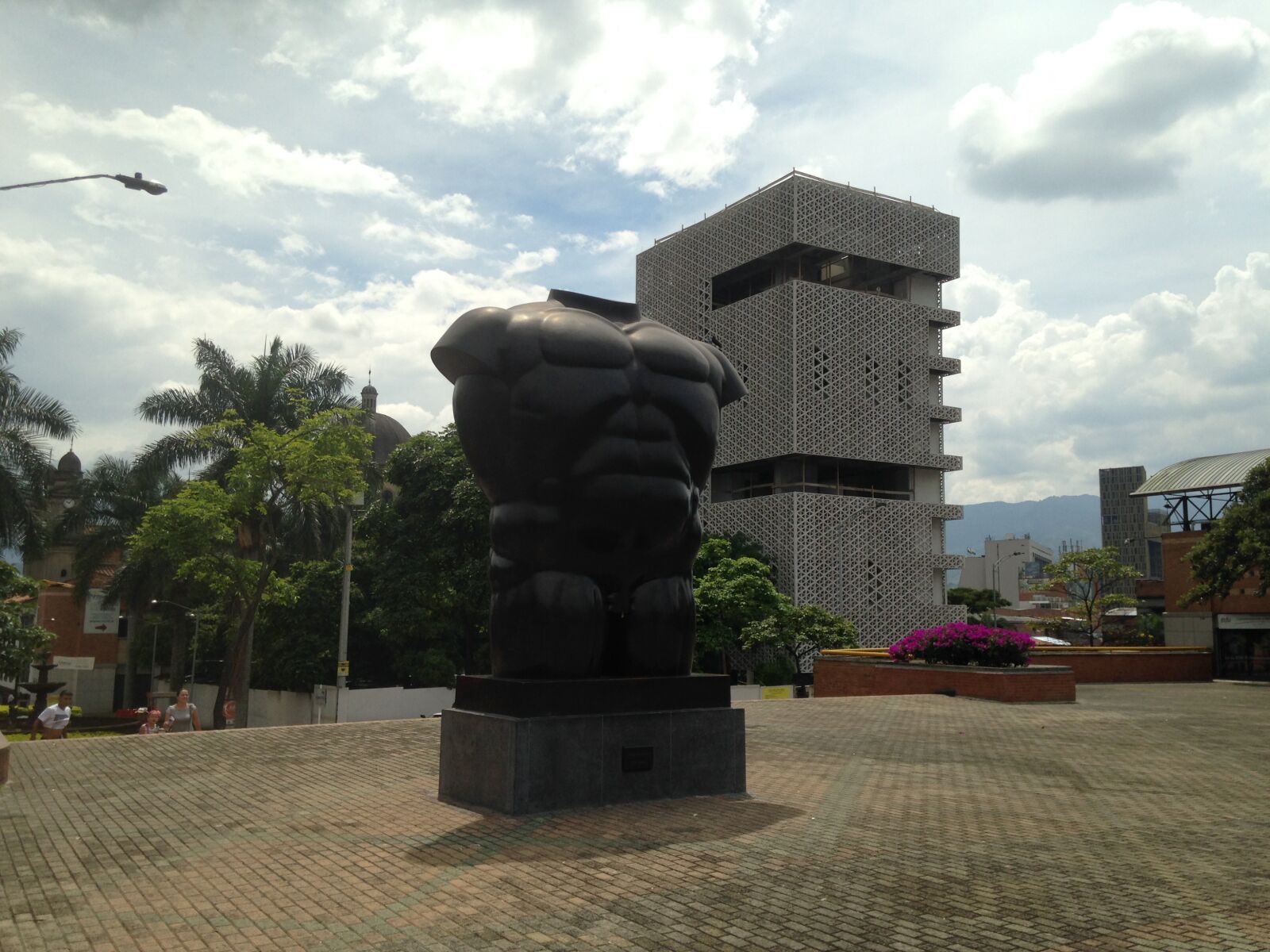 iPhone 5c back camera 4.12mm f/2.4 sample photo. Medellin, colombia, fernando botero photography