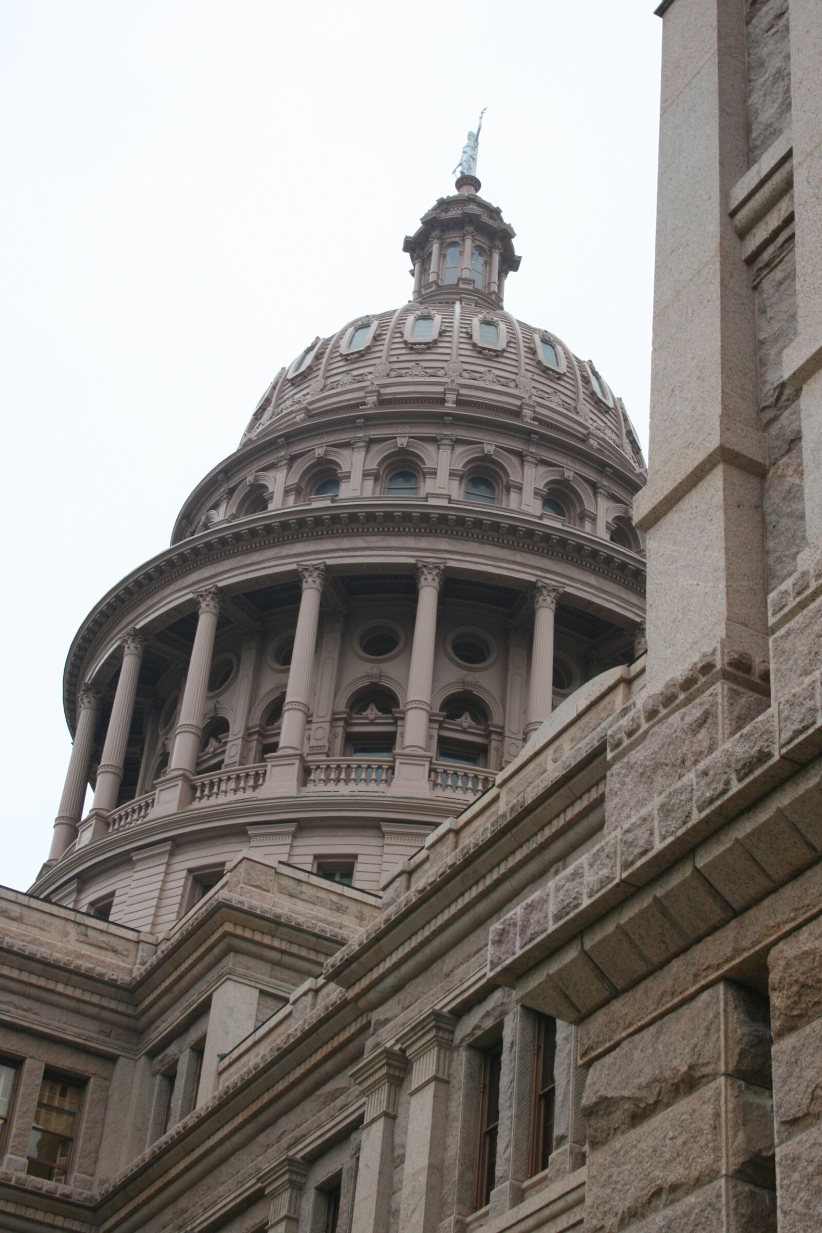 Canon EOS 350D (EOS Digital Rebel XT / EOS Kiss Digital N) sample photo. Capitol, rotunda, austin texas photography
