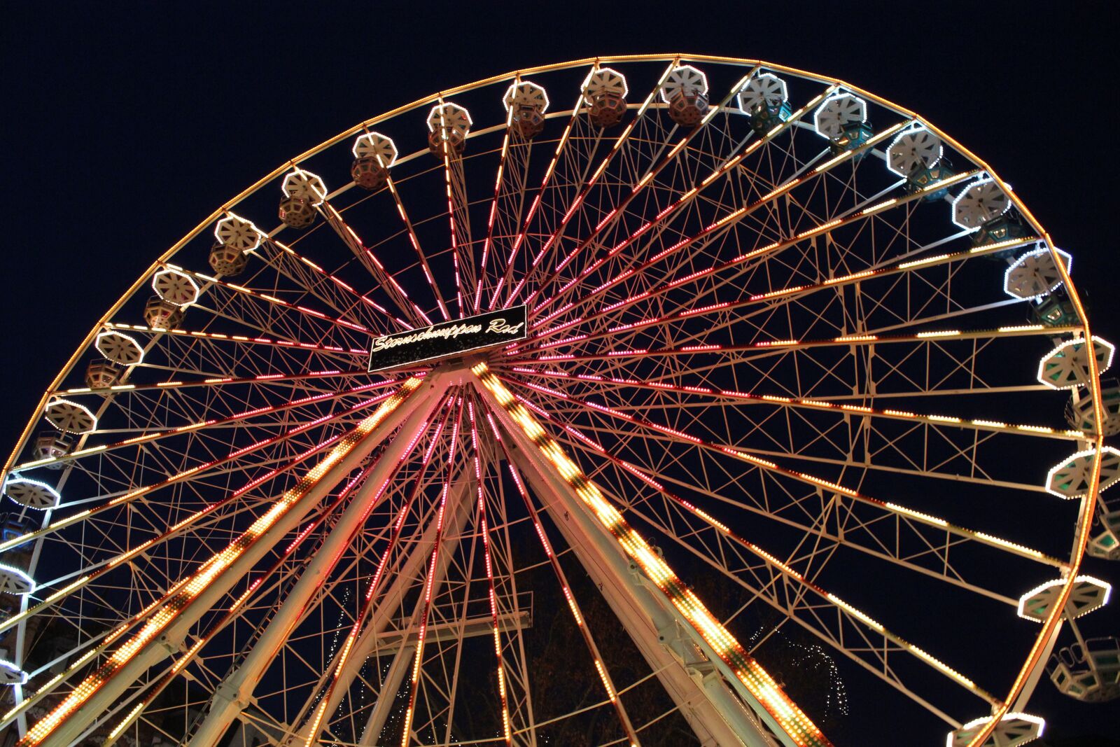 Canon EOS 600D (Rebel EOS T3i / EOS Kiss X5) sample photo. Ferris wheel, night, lighting photography