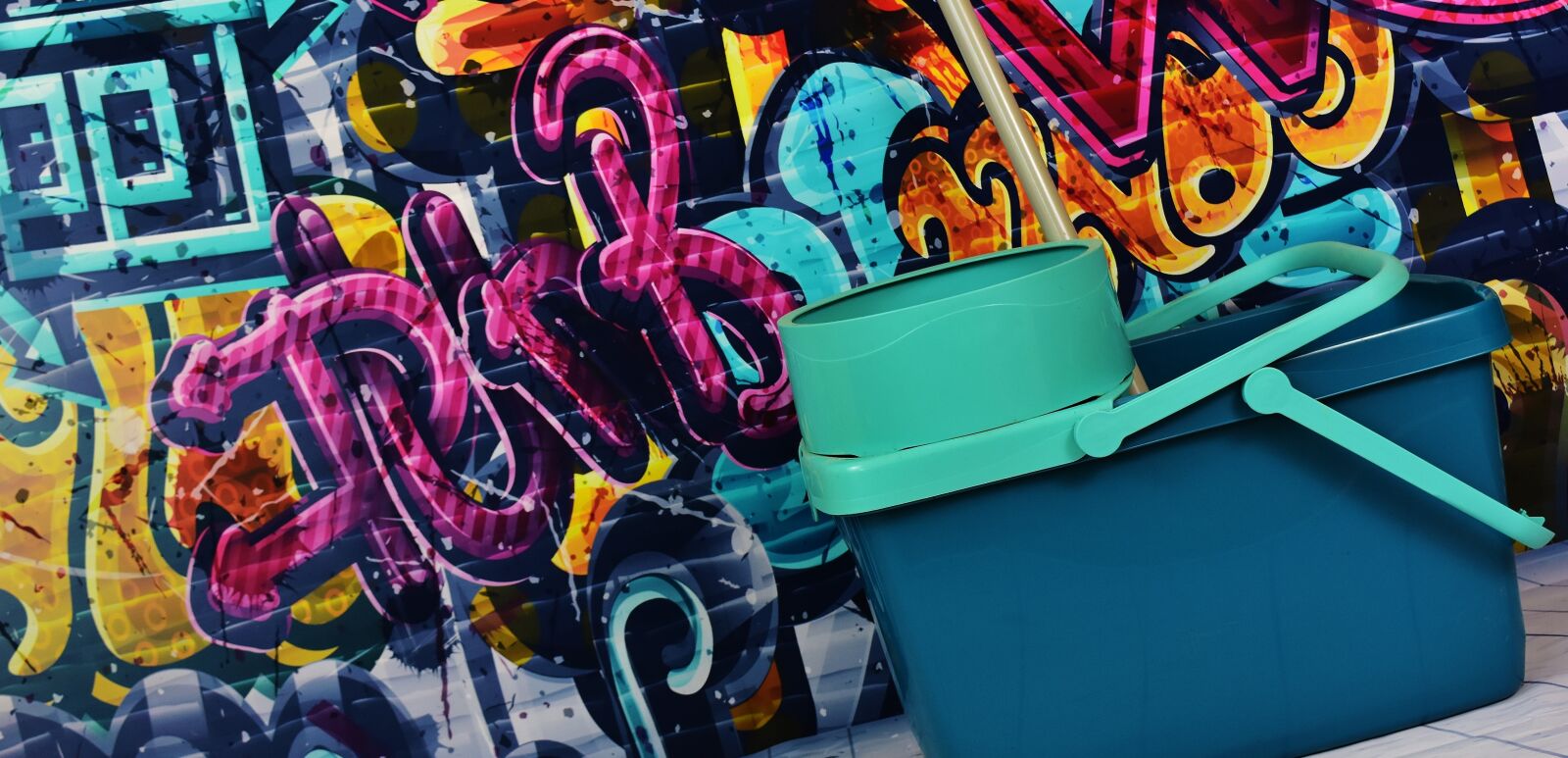 Nikon D7200 sample photo. Graffiti, putz bucket, remove photography