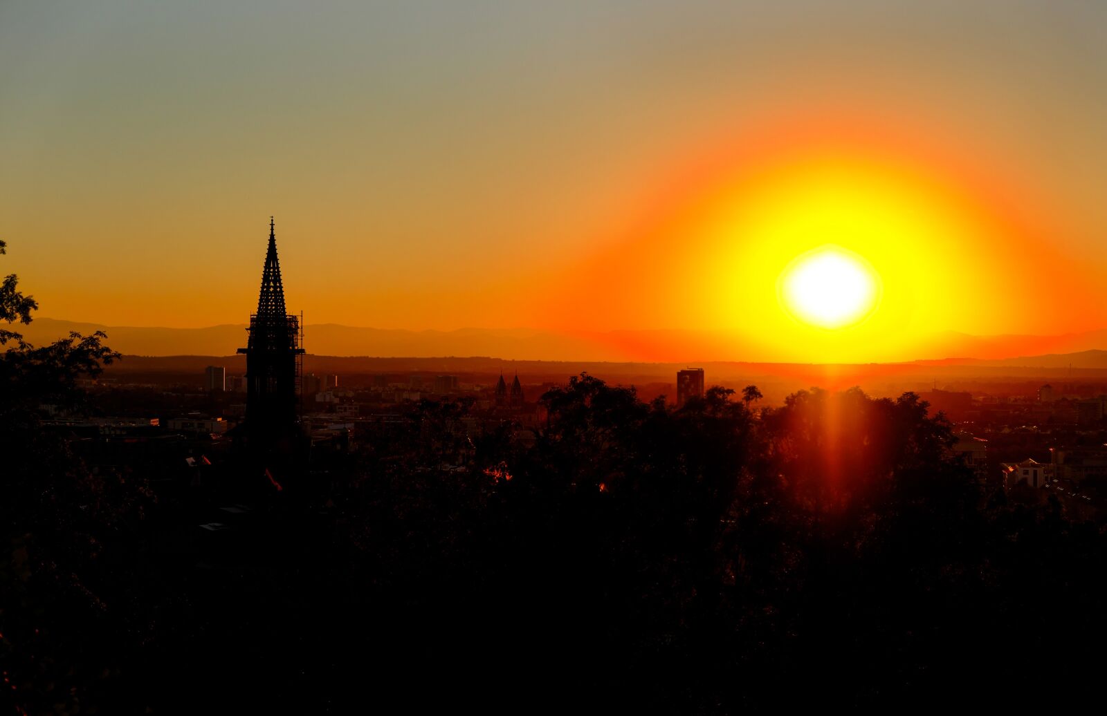 Fujifilm X-T10 sample photo. Sunset, sun, white photography