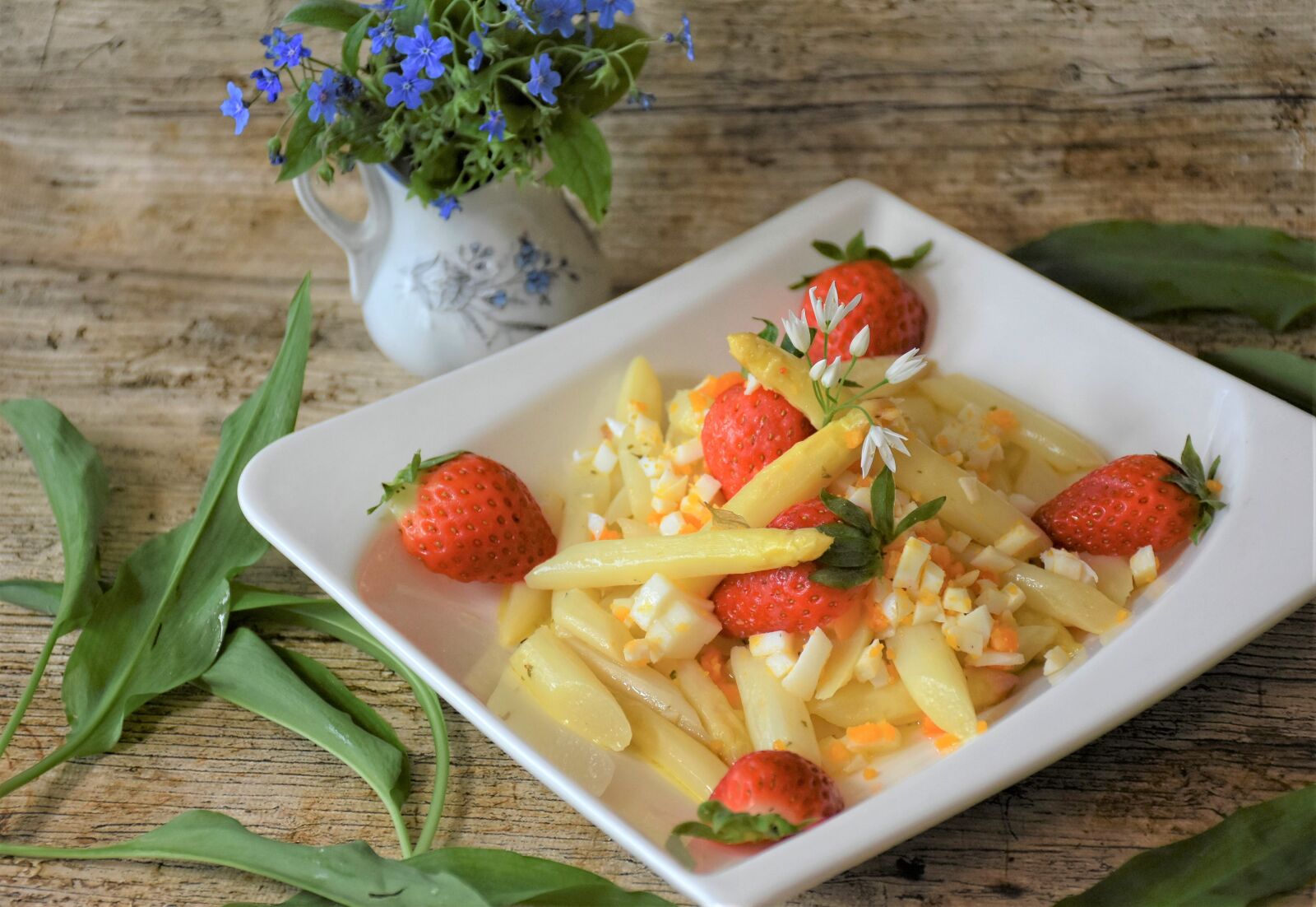 Nikon D7200 sample photo. Asparagus, asparagus salad, strawberries photography