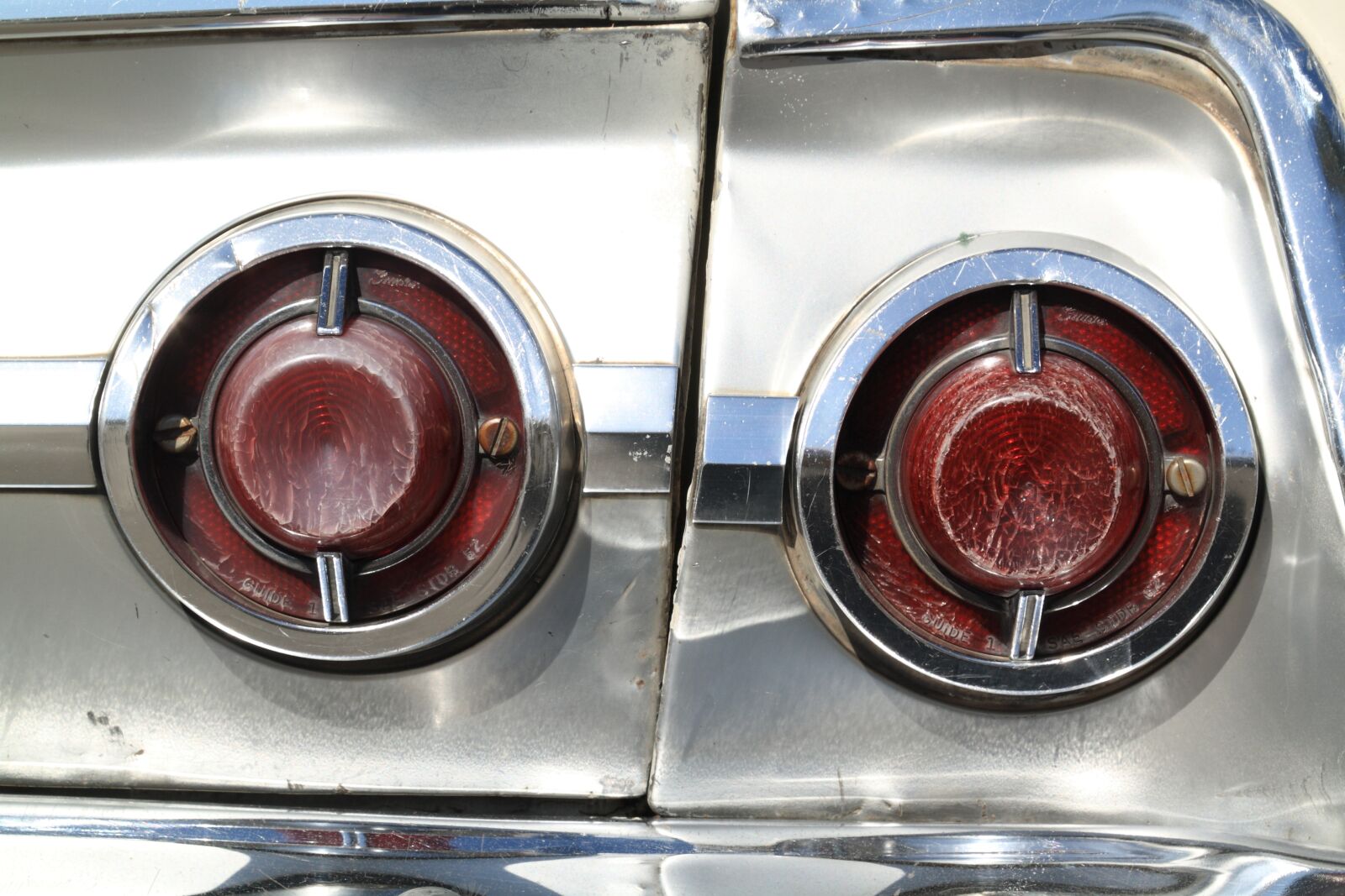 Canon EOS 1000D (EOS Digital Rebel XS / EOS Kiss F) sample photo. Car, tail light, indicators photography