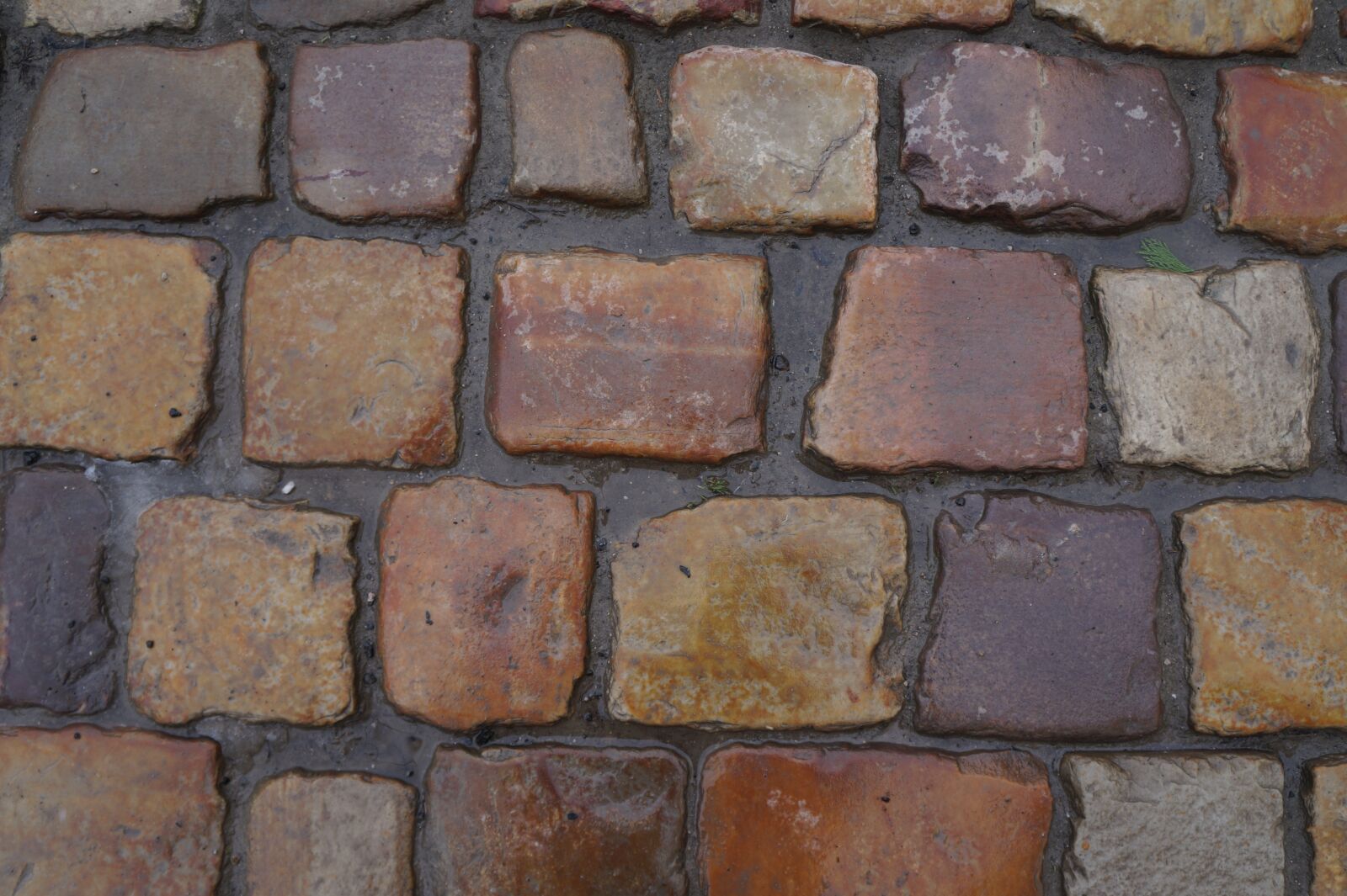 Sony Alpha a3000 + Sony E 18-55mm F3.5-5.6 OSS sample photo. Textures, stone, background photography