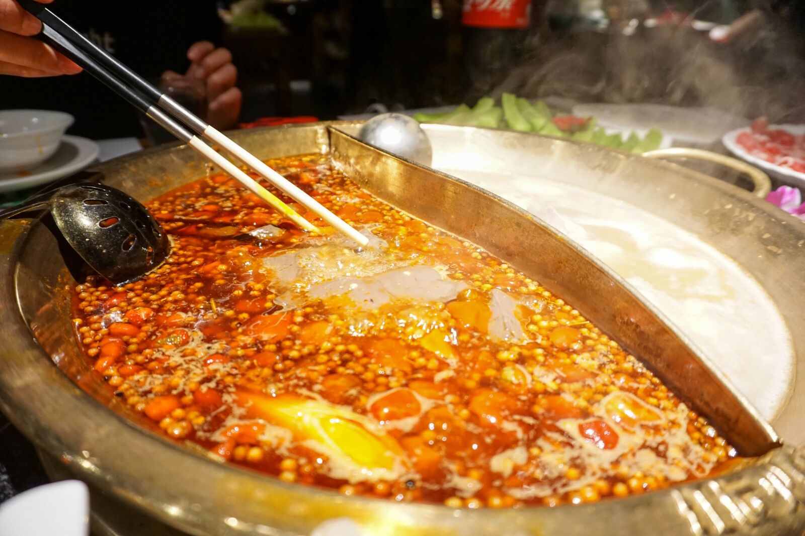 Sony E 16-50mm F3.5-5.6 PZ OSS sample photo. Hot pot, chinese food photography