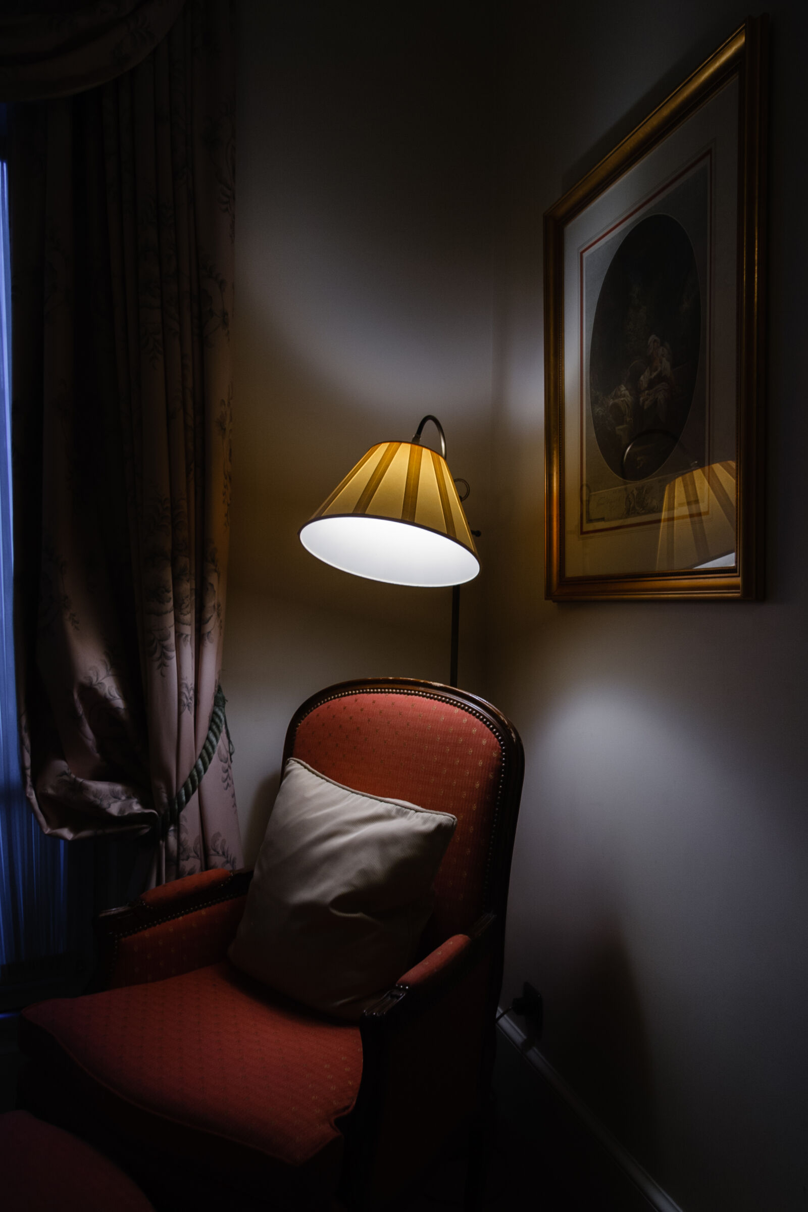 Canon EF-S 17-85mm F4-5.6 IS USM sample photo. Armchair, chair, interior, lamp photography