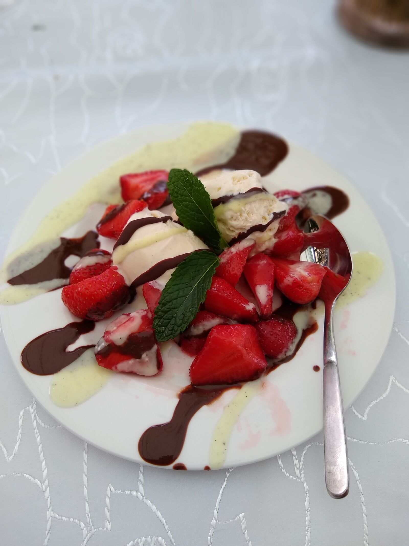Motorola moto g(8) plus sample photo. Ice, ice cream, dessert photography